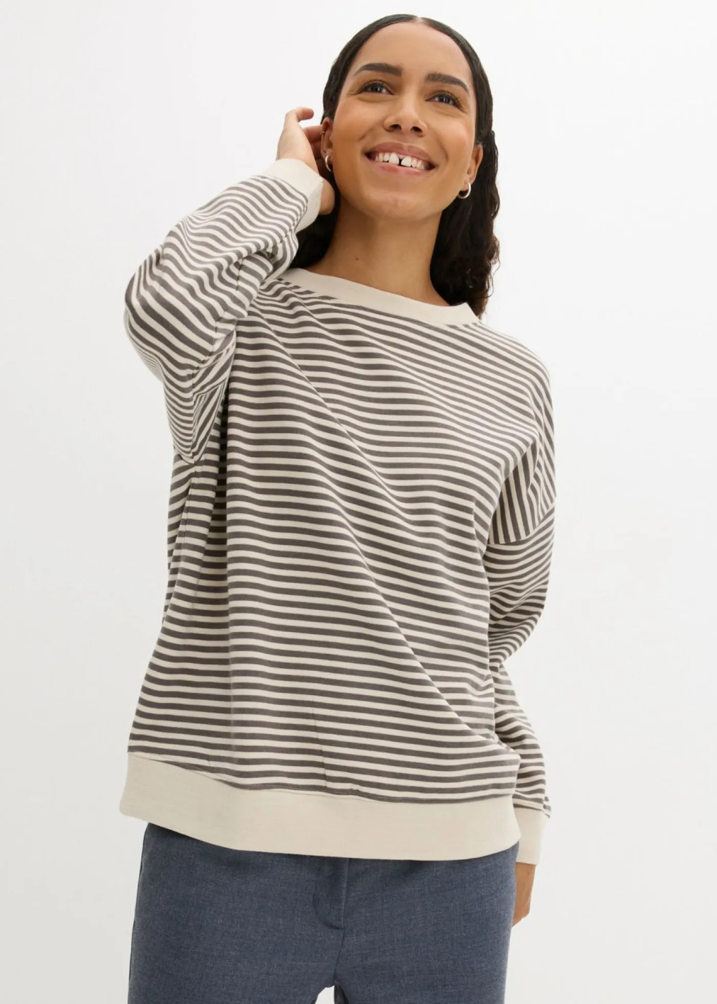bonprix bonprix Sudadera holgada gris ahumado-blanco lana con rayas Discount