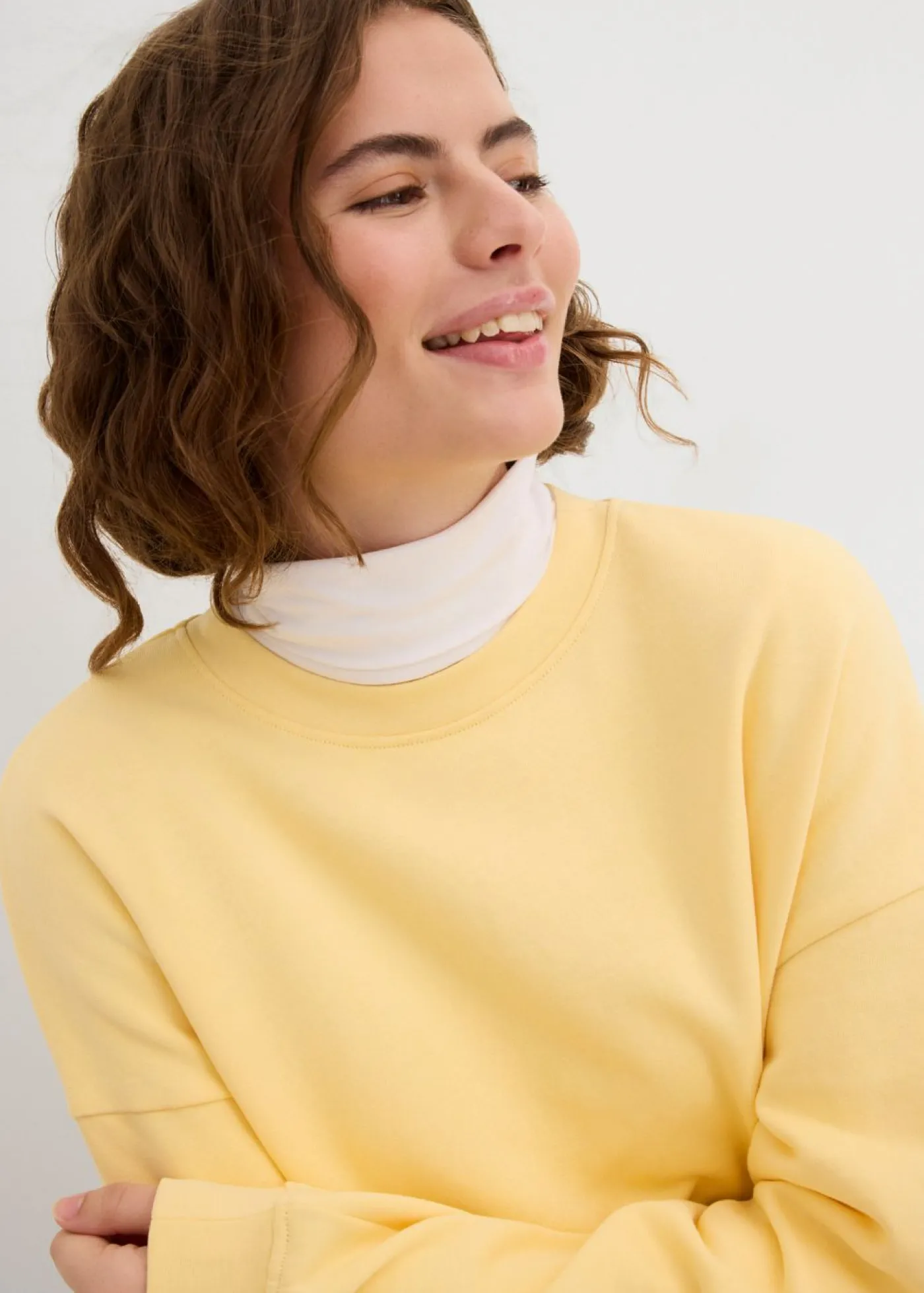 bonprix bonprix Sudadera holgada de algodón puro Amarillo crema Clearance