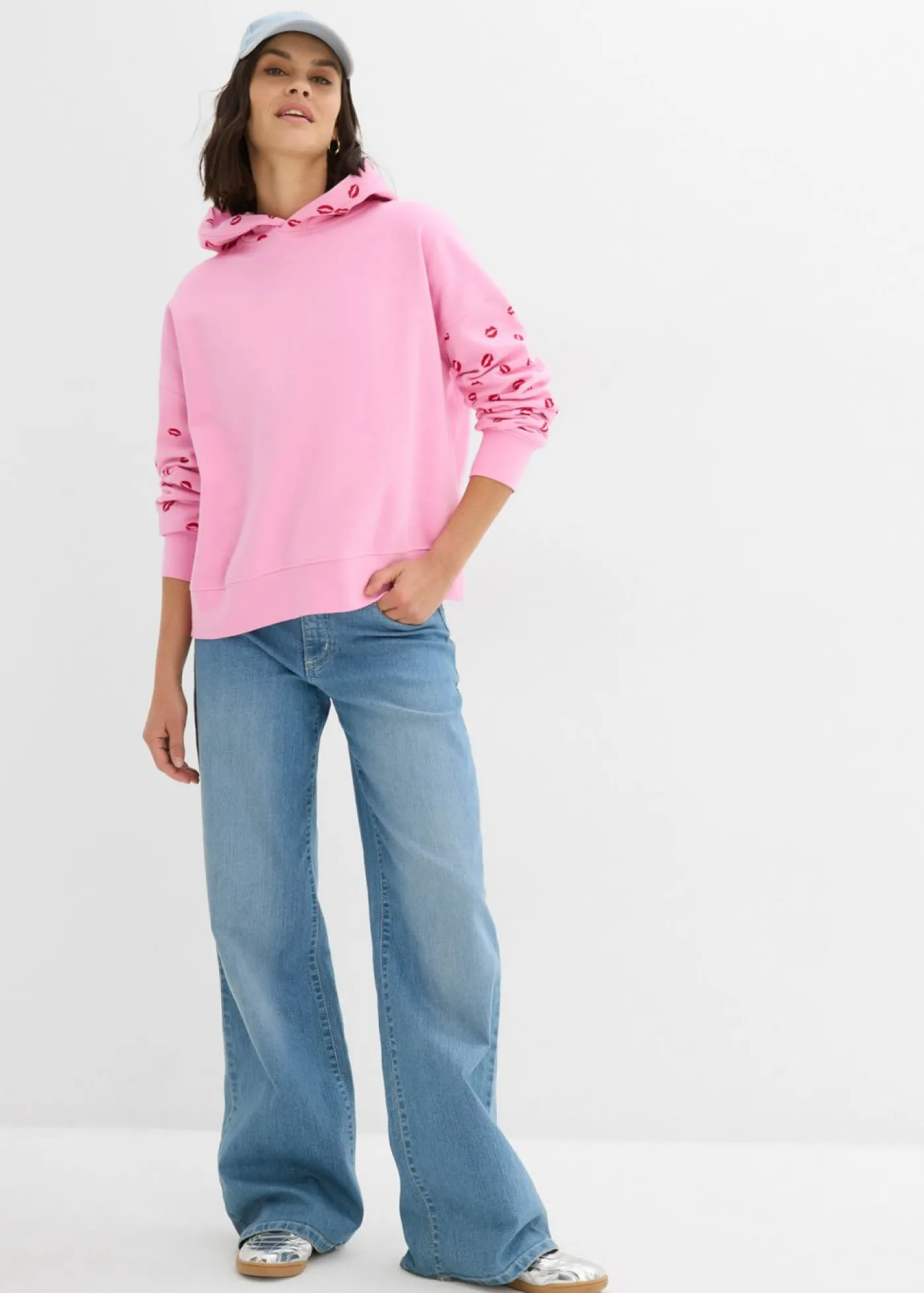 bonprix bonprix Sudadera holgada de algodón orgánico puro Rosa-rojo estampado Online