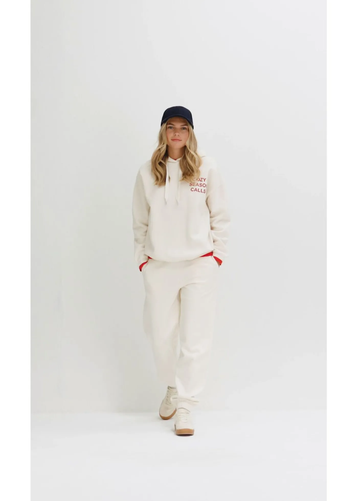 bonprix bonprix Sudadera holgada de algodón puro beige natural-rojo salsa Online