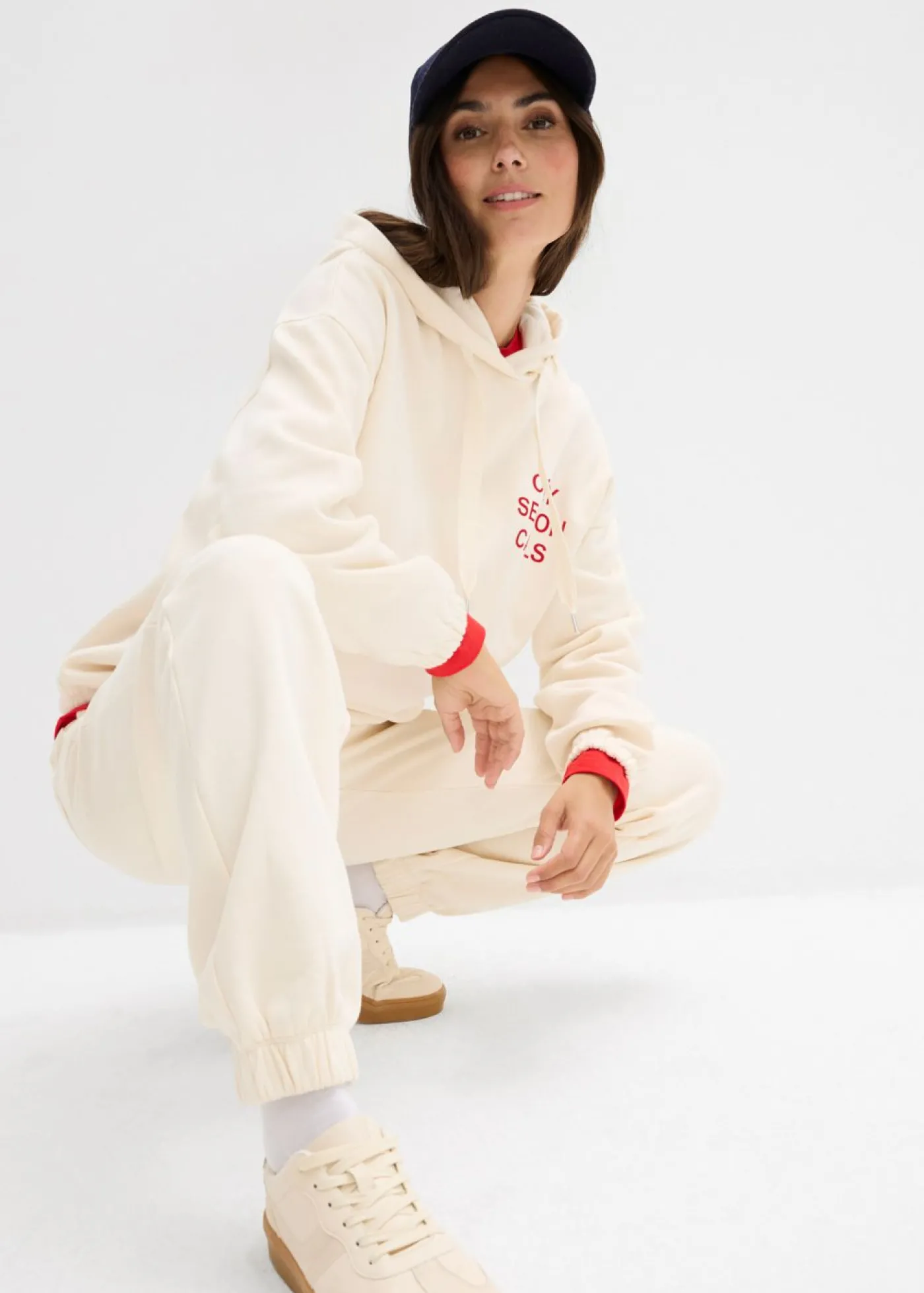 bonprix bonprix Sudadera holgada de algodón puro beige natural-rojo salsa Online