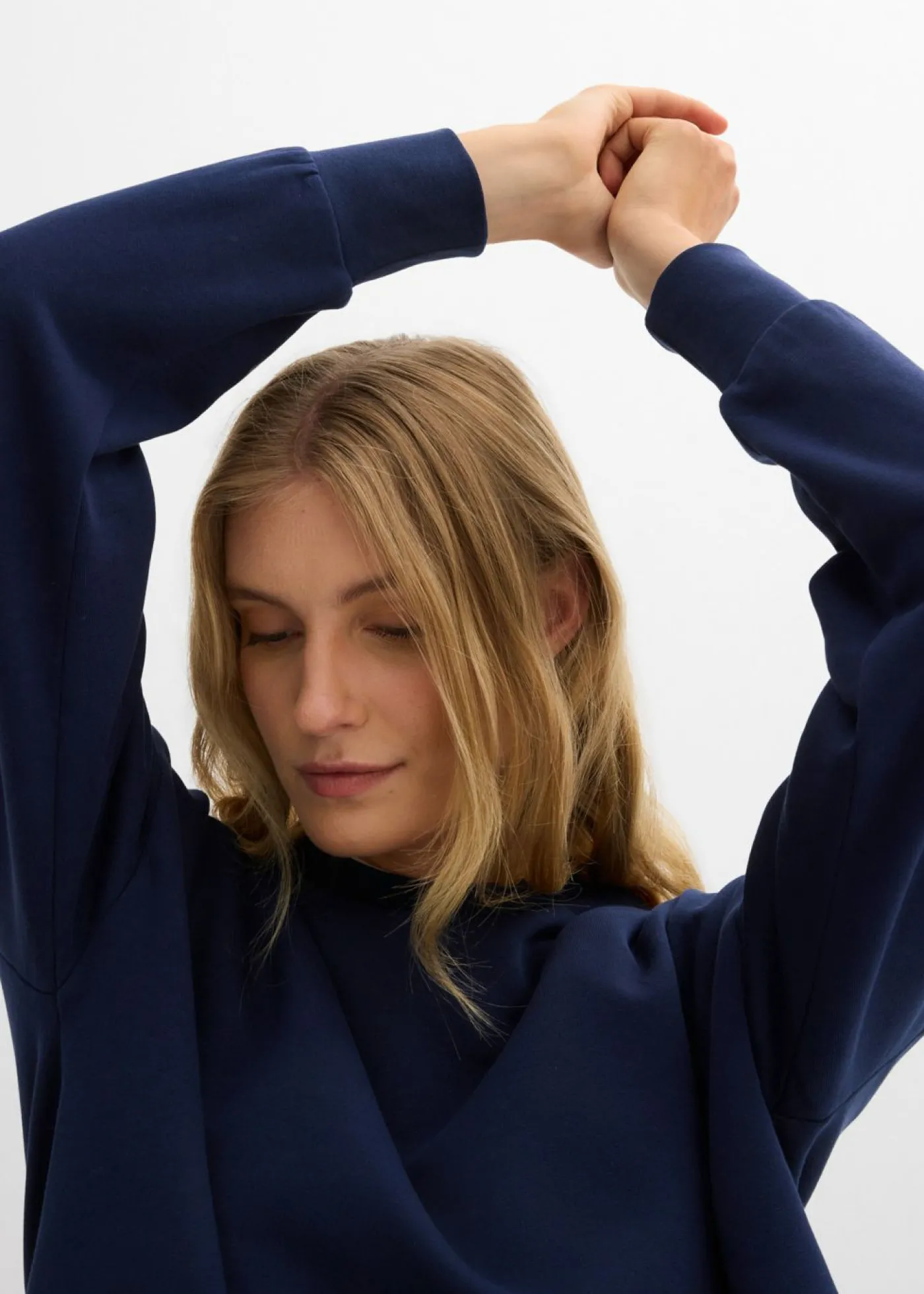 bonprix bonprix Sudadera oversize de algodón orgánico Azul marino Clearance