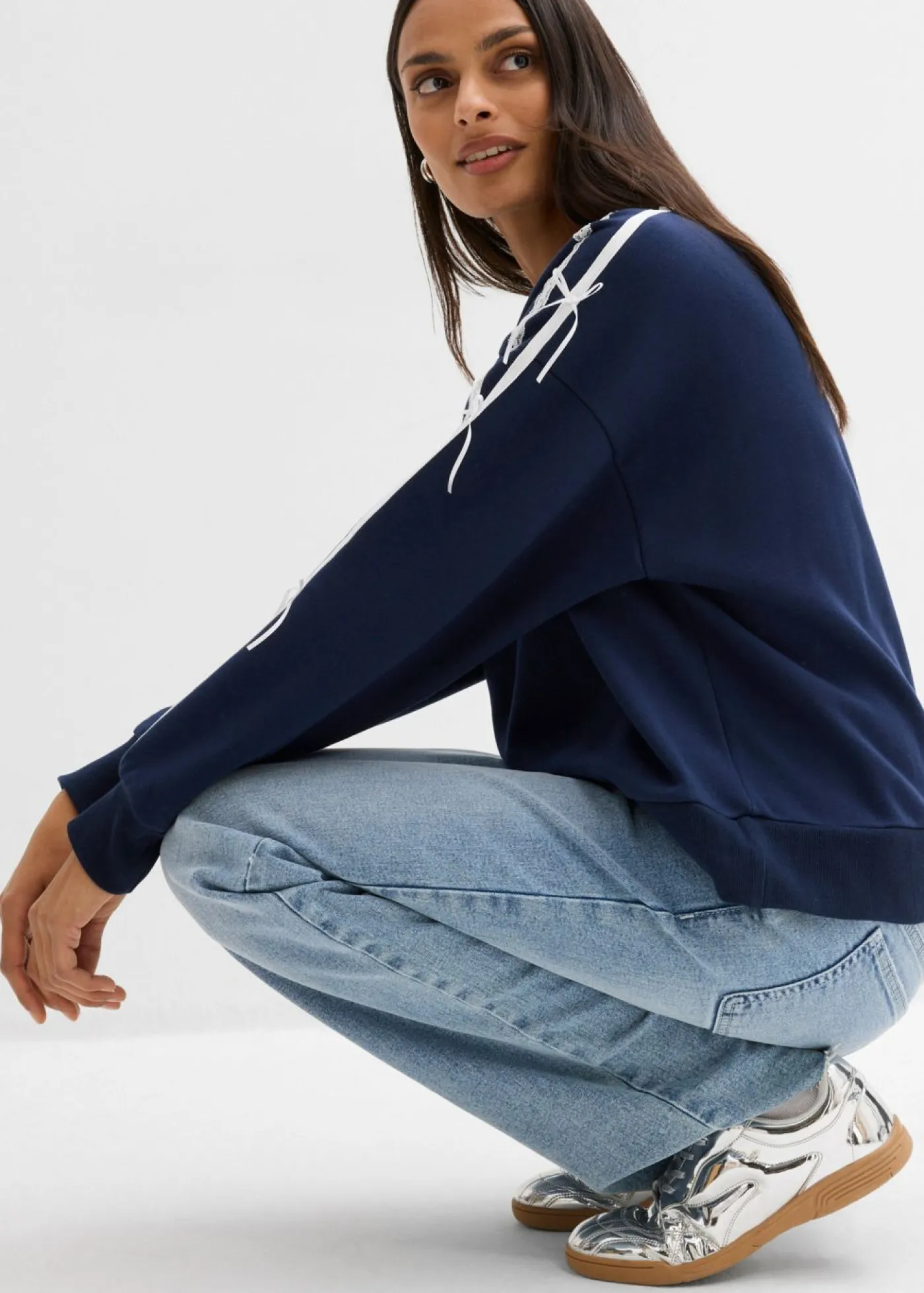 bonprix bonprix Sudadera oversize en suave mezcla de algodón Azul marino + blanco lana