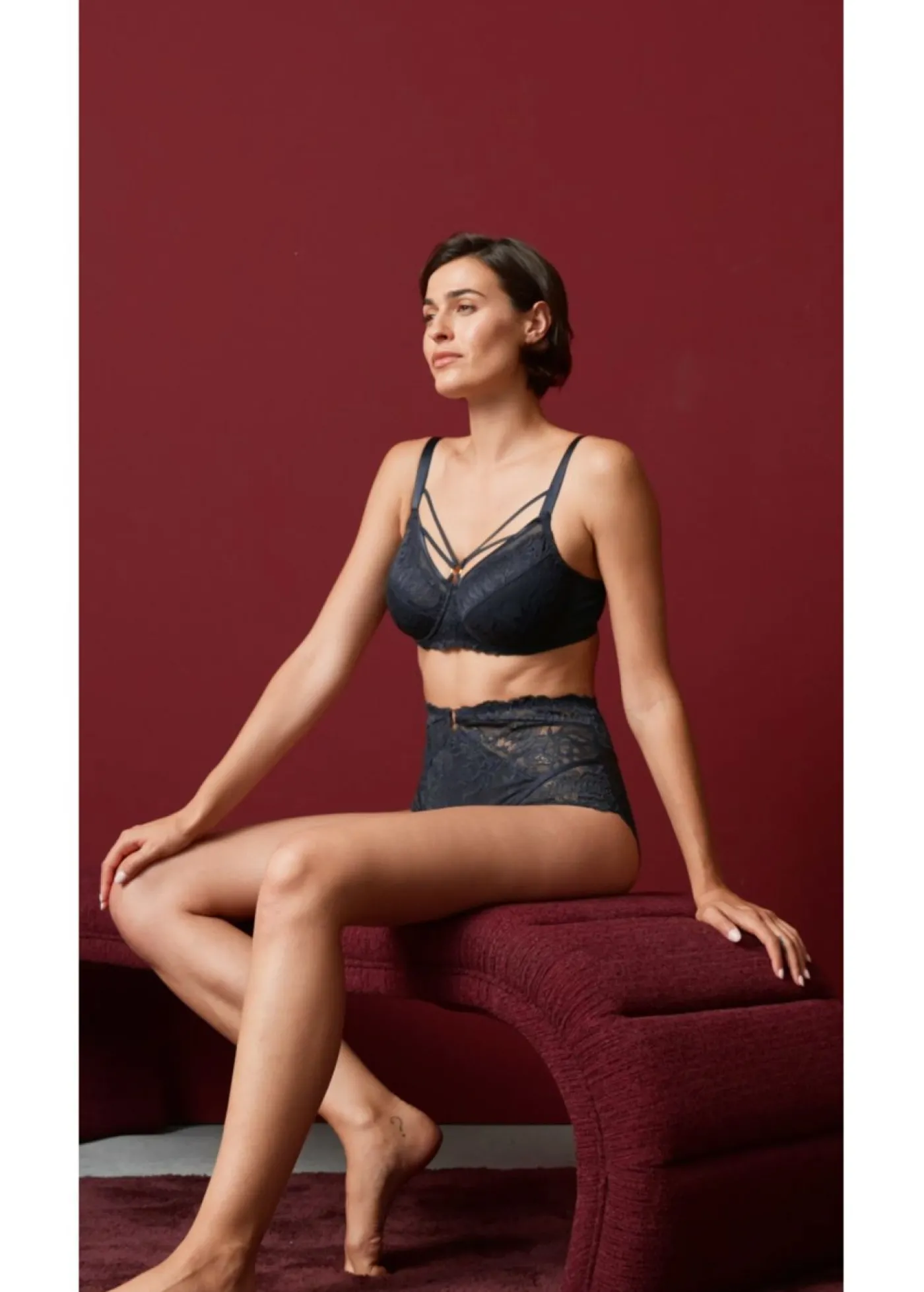bonprix bonprix Sujetador reductor con encaje delicado Azul intenso