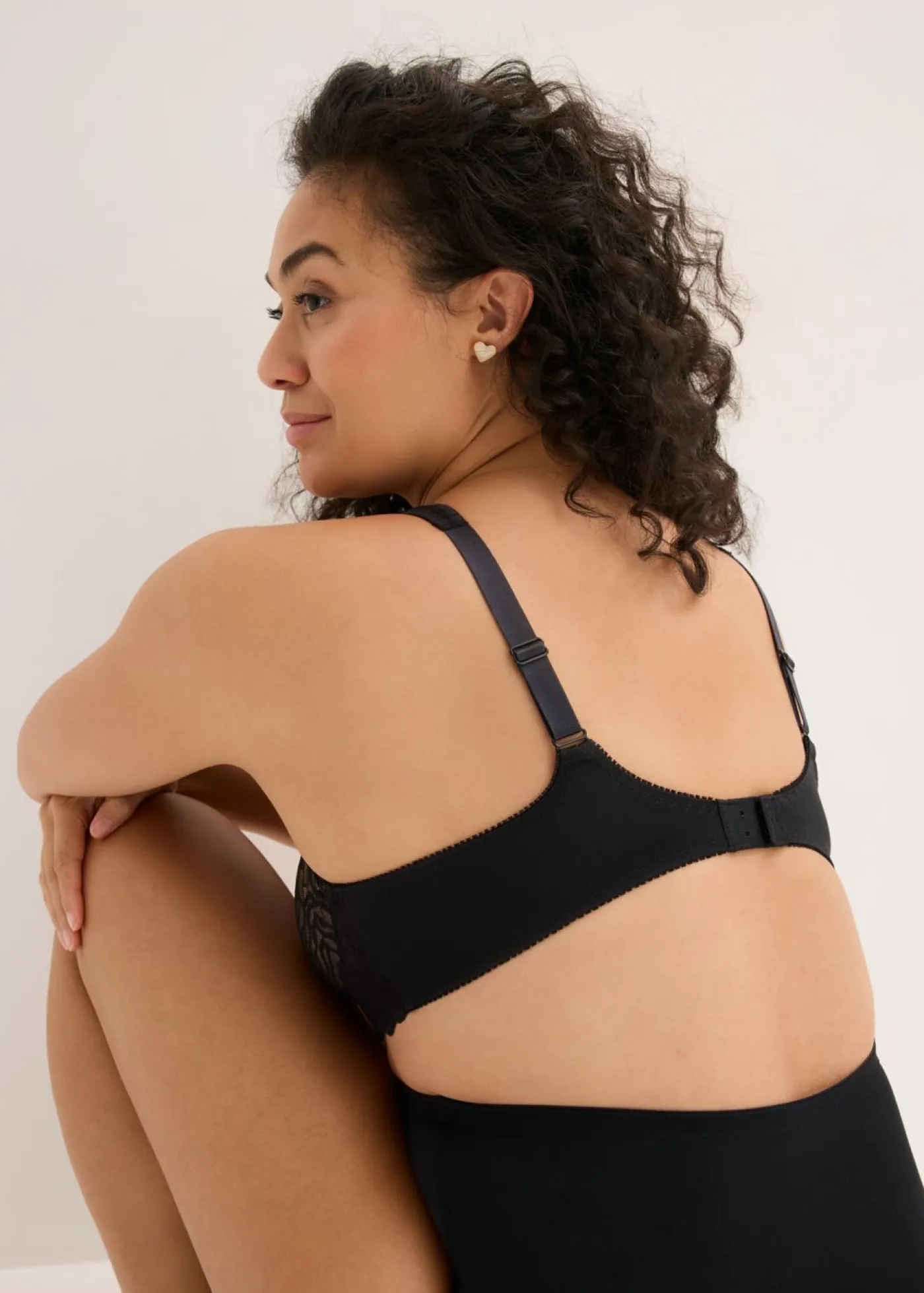 bonprix bonprix Sujetador reductor con tirantes acolchados Negro