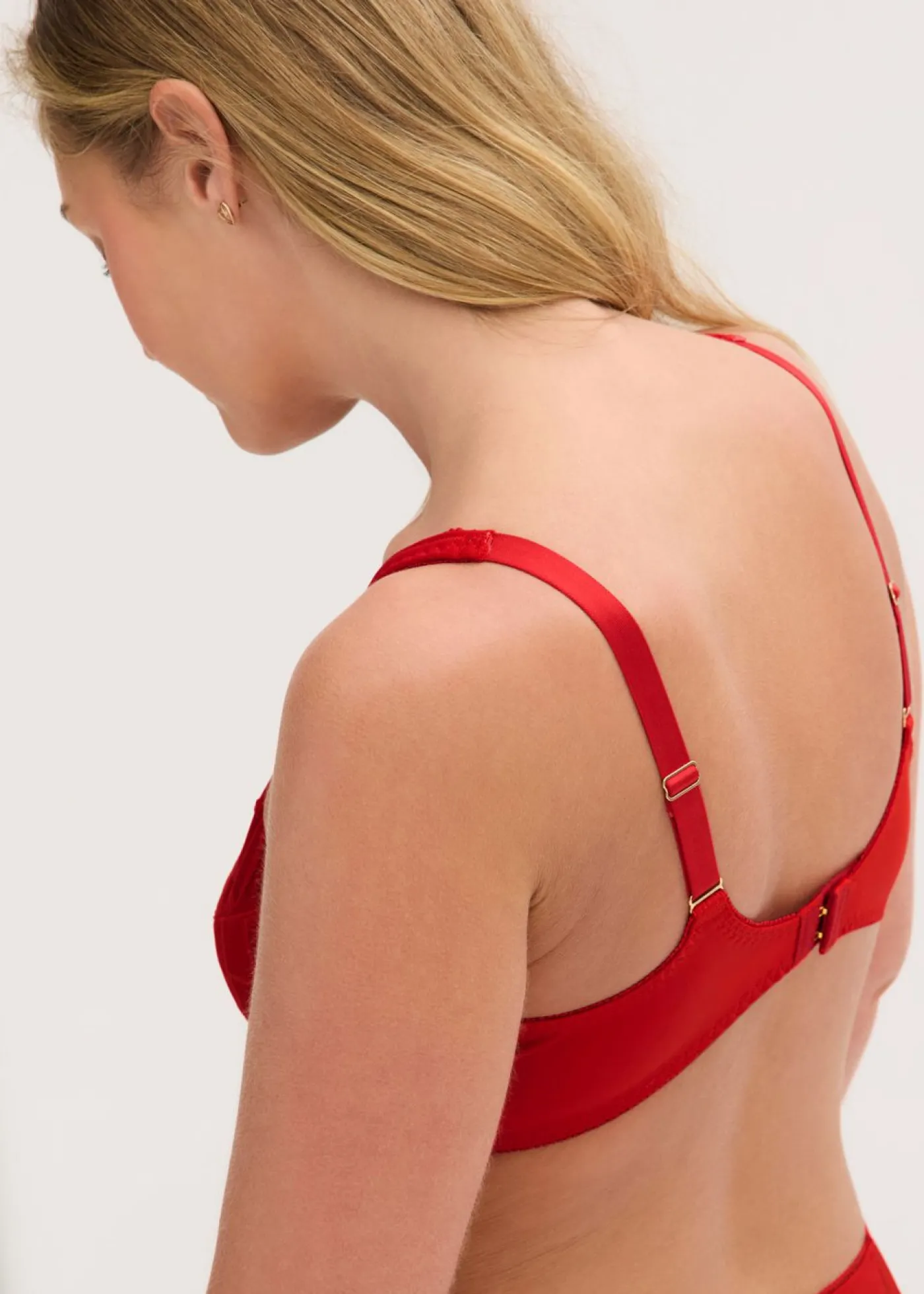 bonprix bonprix Sujetador reductor con tirantes acolchados Rojo salsa Online