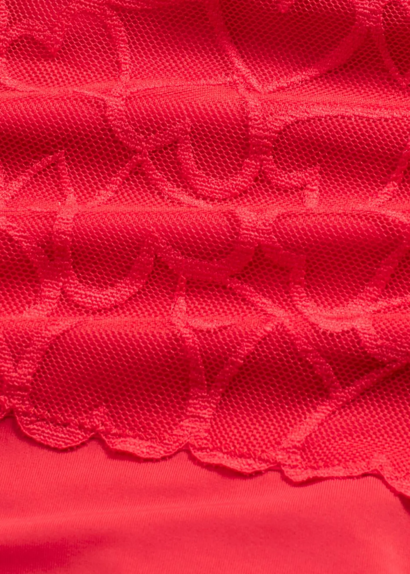 bonprix bonprix Tanga con efecto moldeador medio y encaje de corazones Rojo salsa