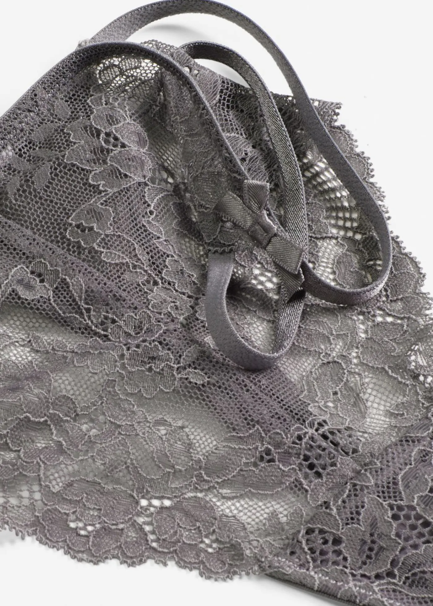 bonprix bonprix Tanga de encaje fino Gris granito Clearance