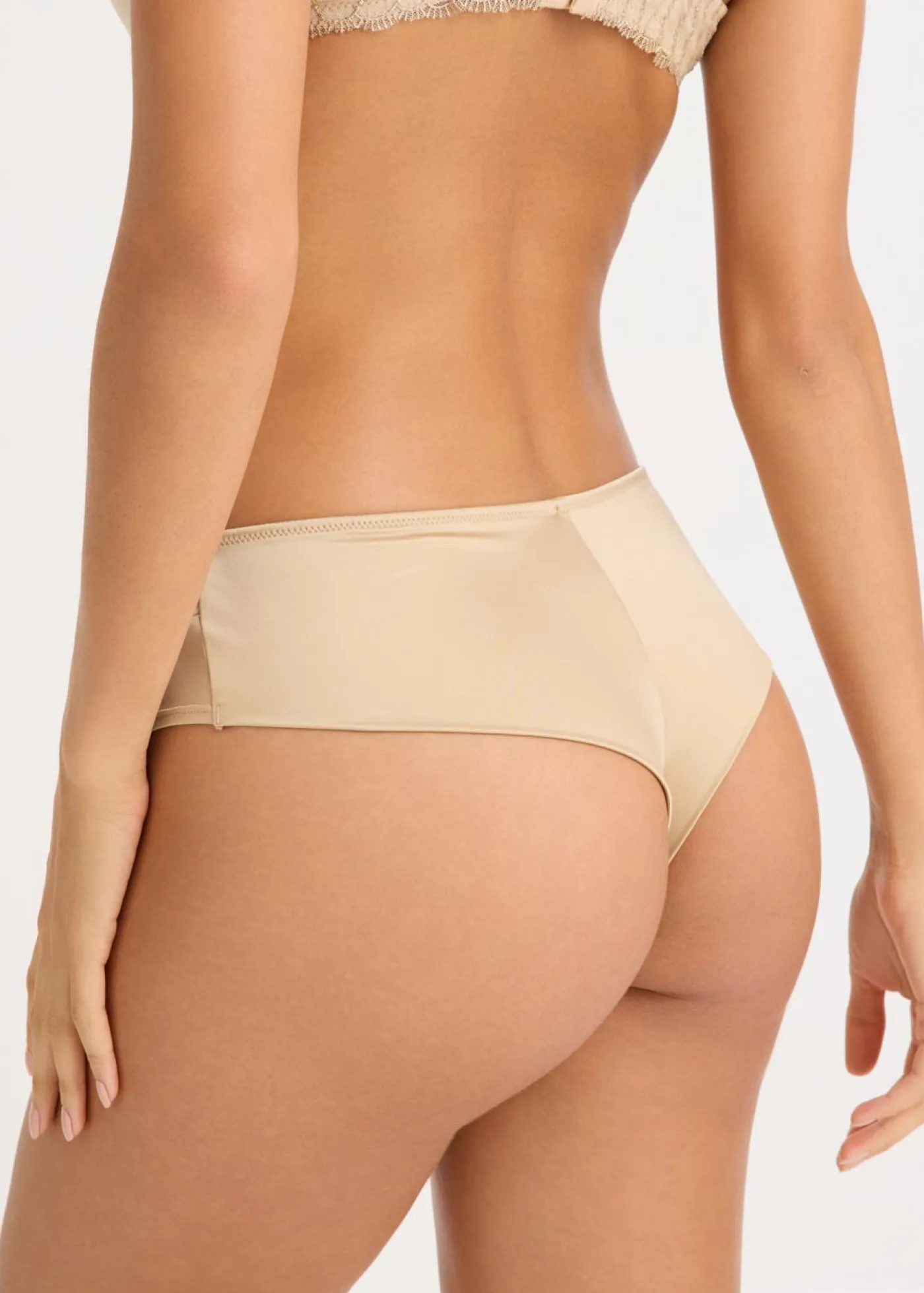 bonprix bonprix Tanga sin costuras Beige pardo Online