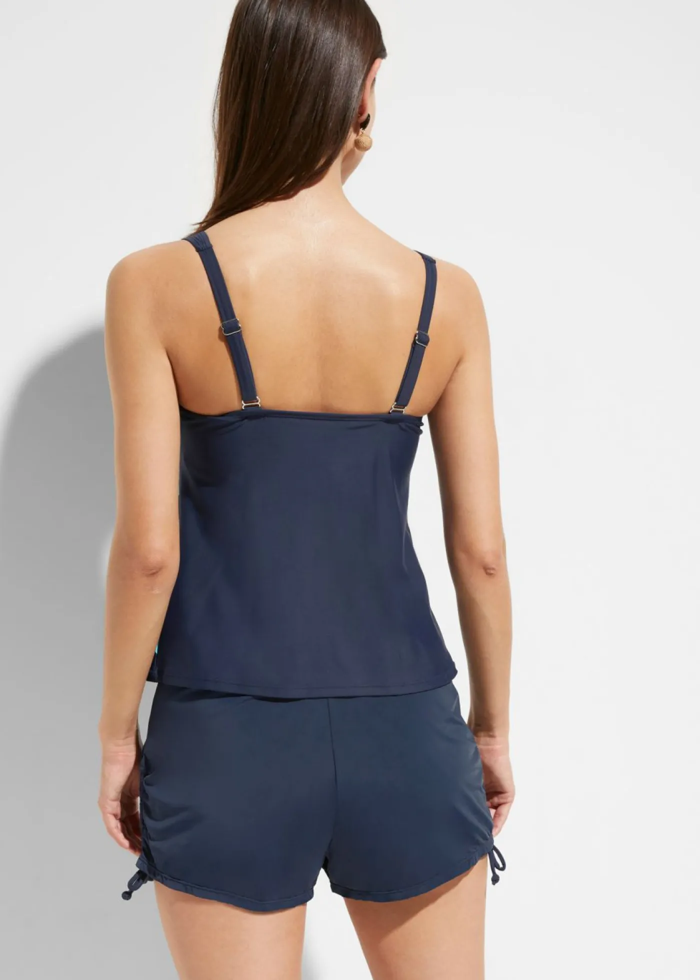 bonprix bonprix Tankini (2 piezas) con pantalón de baño azul marino con flores Online