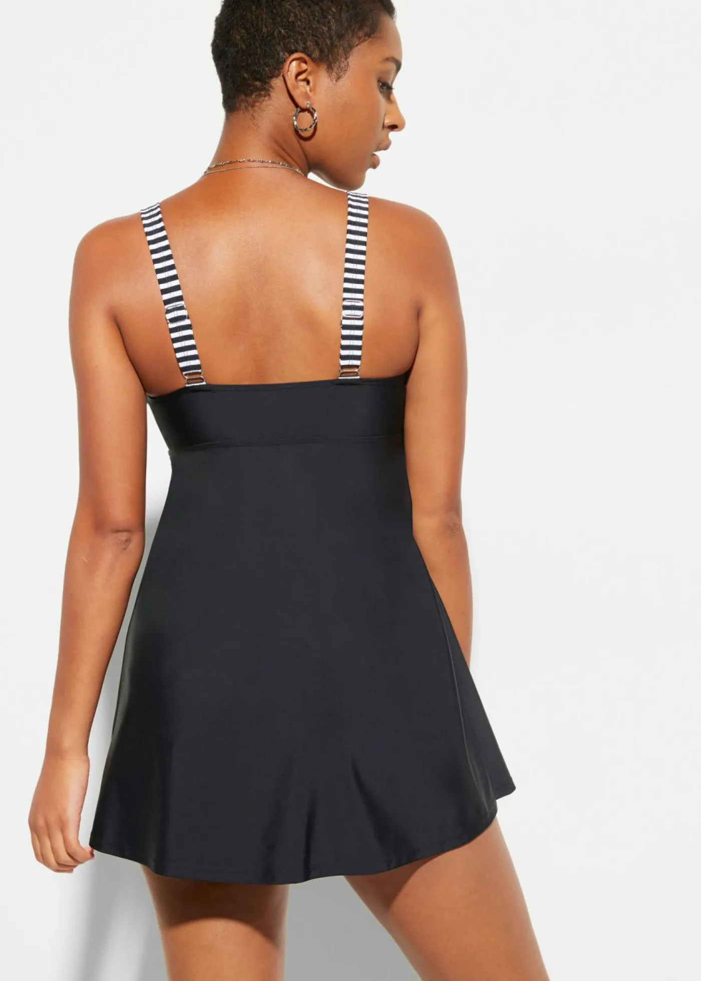 bonprix bonprix Tankini largo (2 piezas) con braguita high waist Negro Outlet