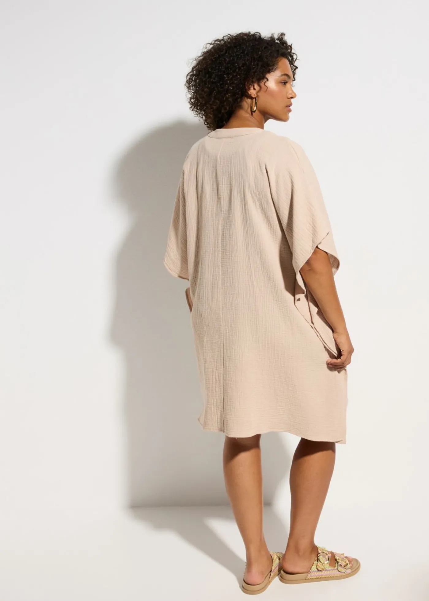 bonprix bonprix Túnica de playa de muselina vaporosa Beige tiza Online