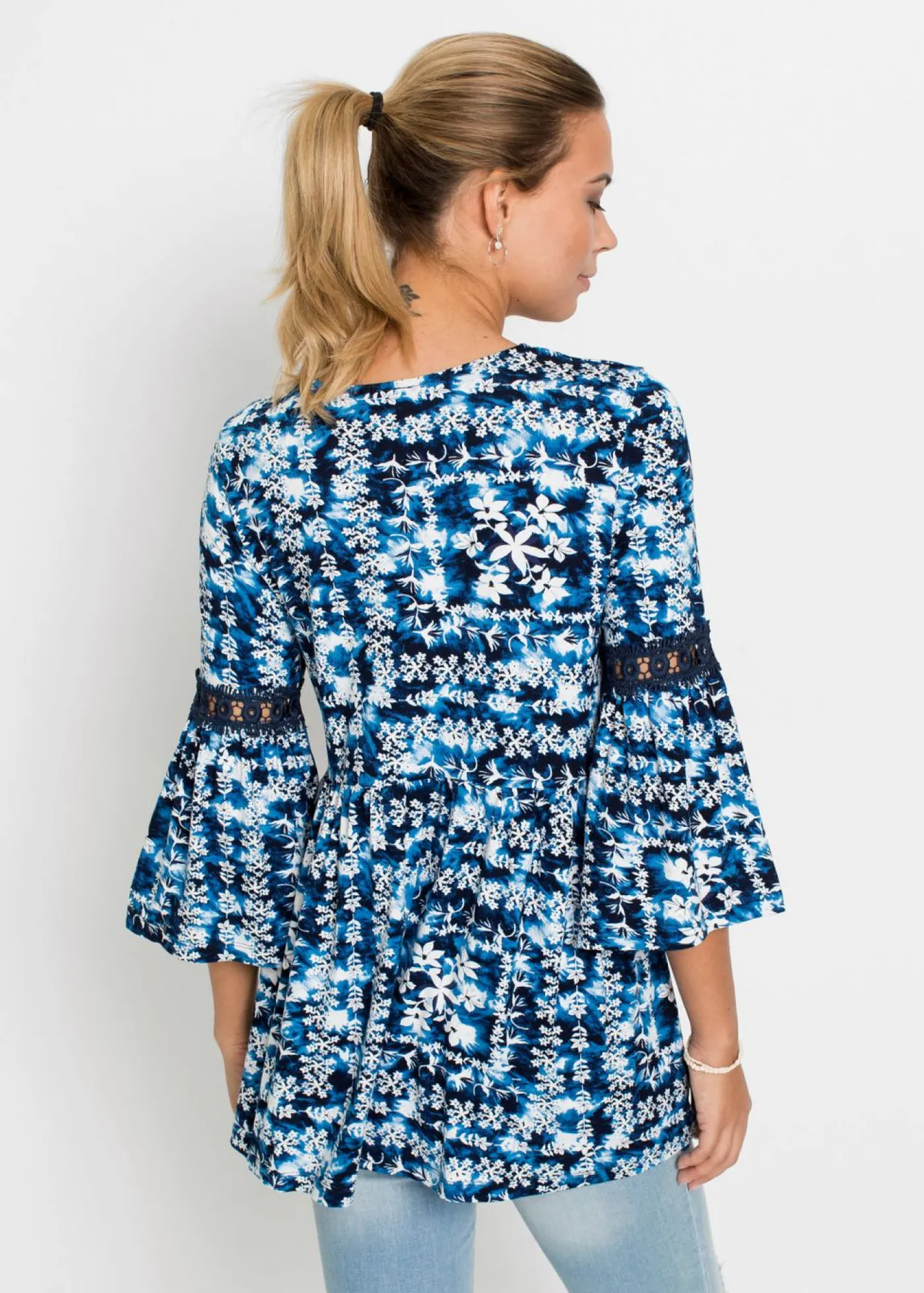 bonprix bonprix Túnica de viscosa fluida Blanco-azul oscuro estampado Clearance