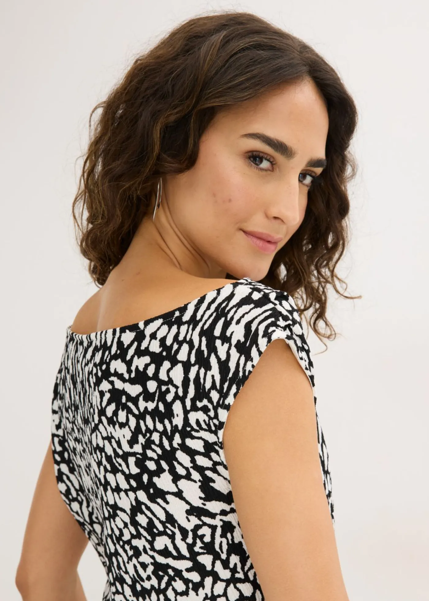 bonprix bonprix Top con fruncidos blanco-negro estampado Discount