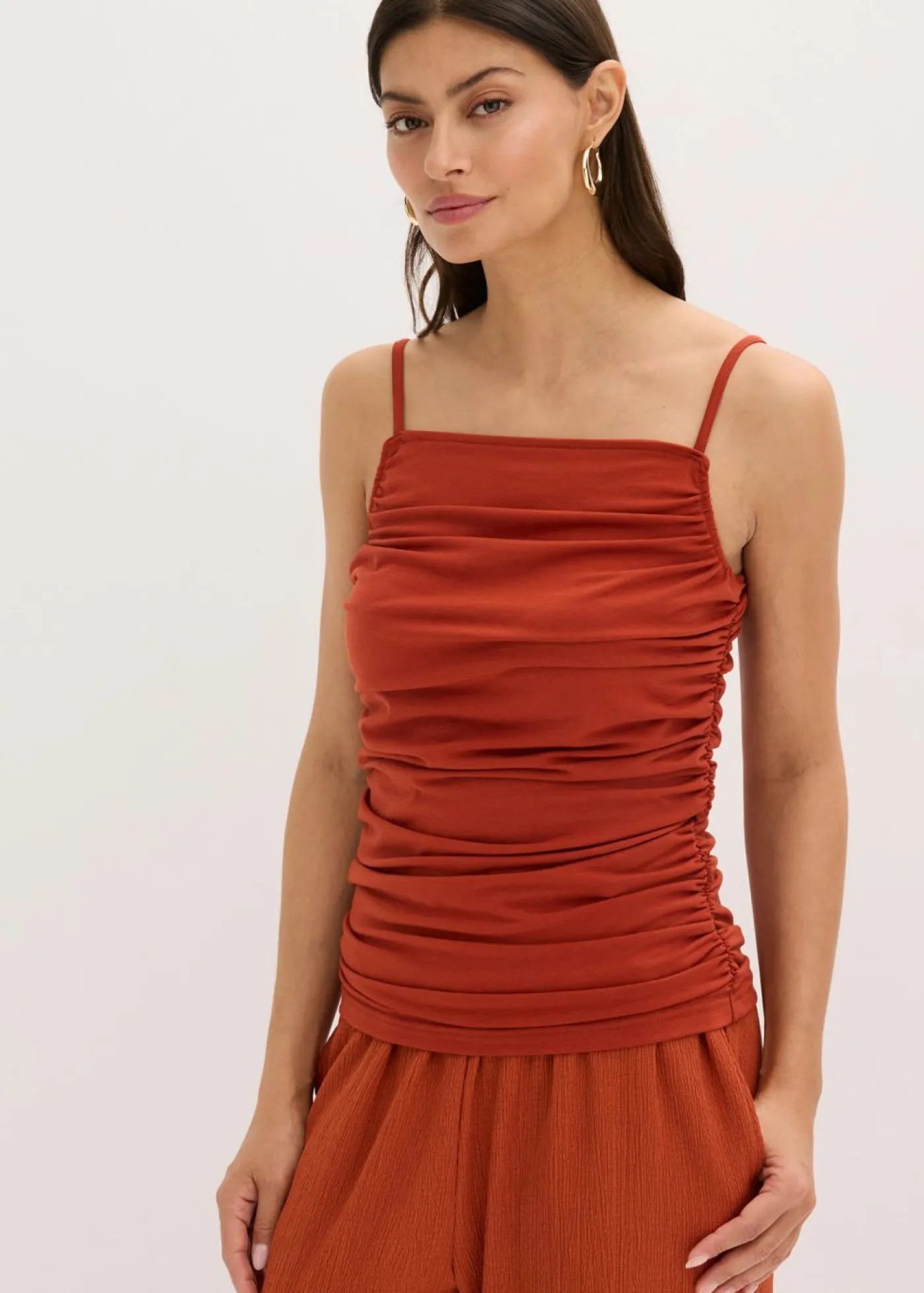 bonprix bonprix Top con tirantes finos y fruncidos óxido Sale