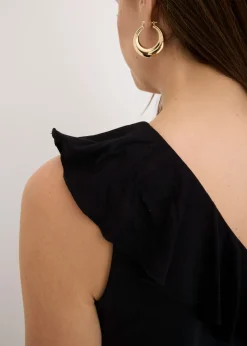 bonprix bonprix Top de mezcla de viscosa suave con un hombro al descubierto y volante decorativo Negro Hot
