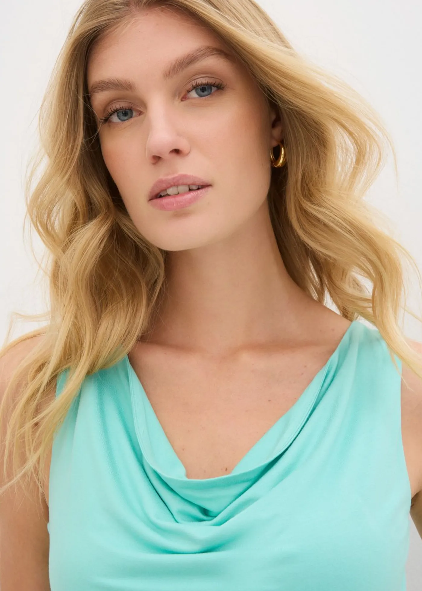 bonprix bonprix Top de mezcla de viscosa suave Azul mentol New