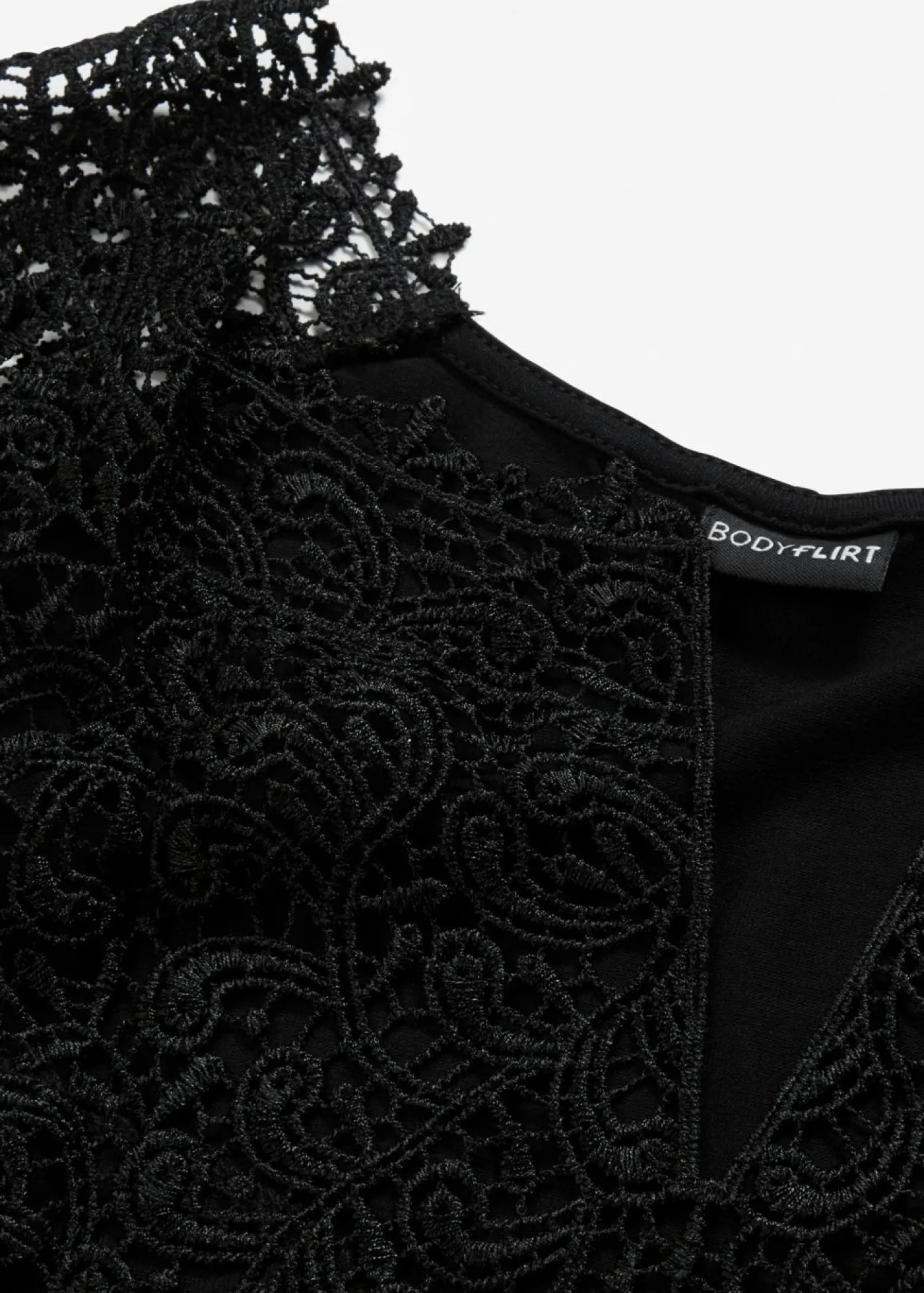 bonprix bonprix Top de mezcla de viscosa fluida Negro Discount