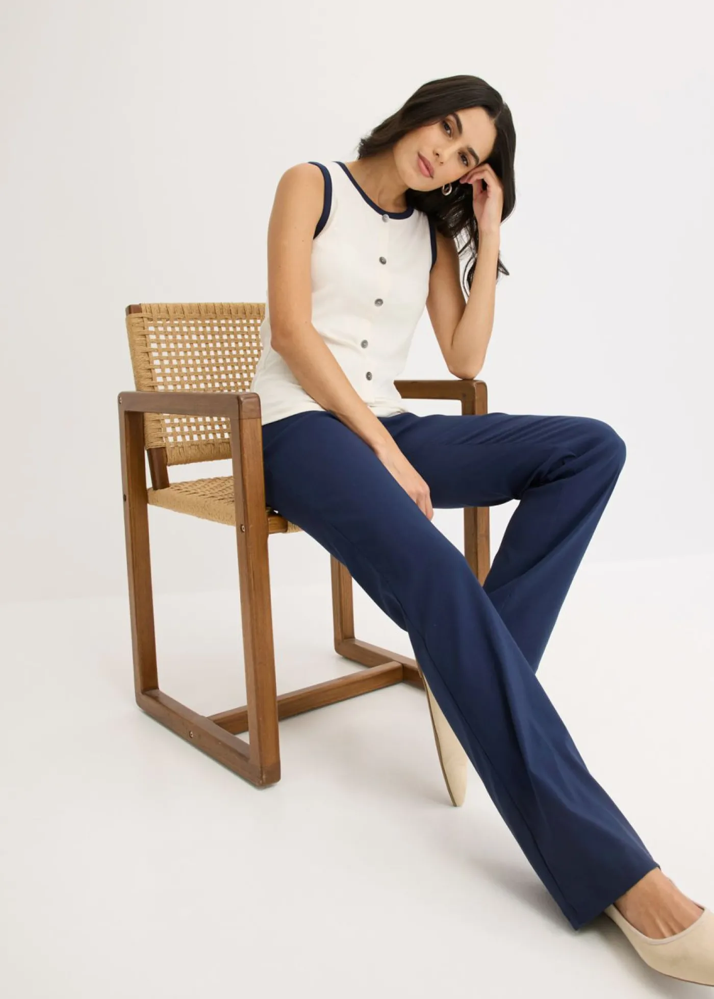 bonprix bonprix Top de punto con panel en contraste beige natural-azul marino Outlet
