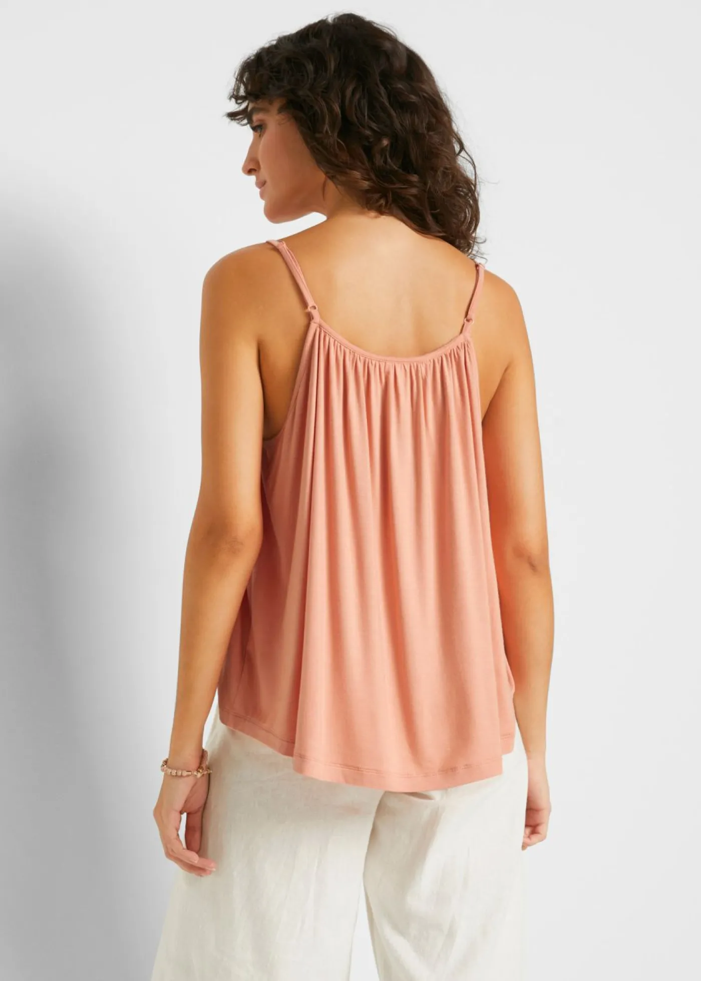 bonprix bonprix Top de viscosa fluida con tirantes finos Melocotón Outlet