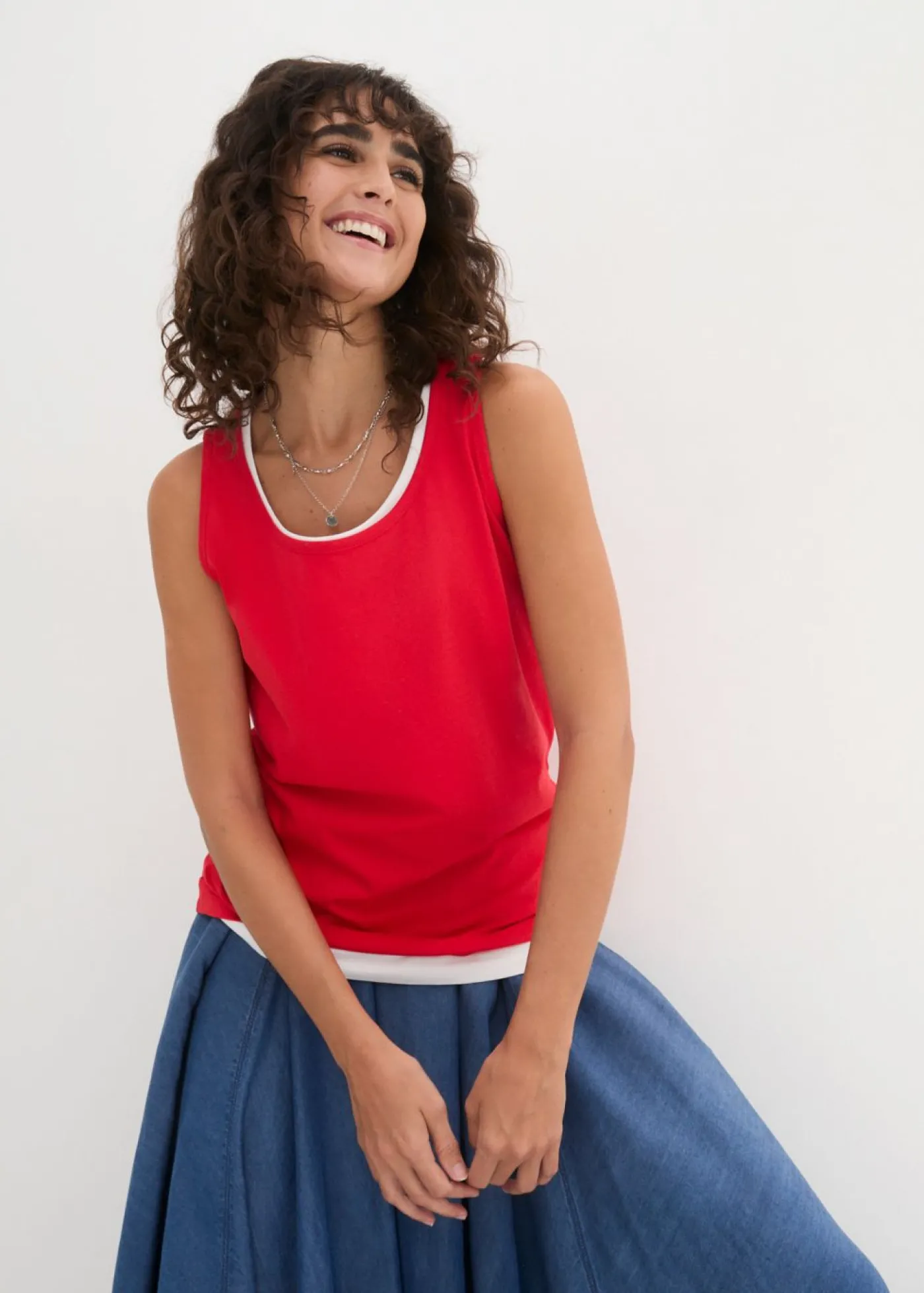 bonprix bonprix Top largo de algodón orgánico puro (5 unidades) fresa+blanco+gris claro moteado+azul marino+negro Discount
