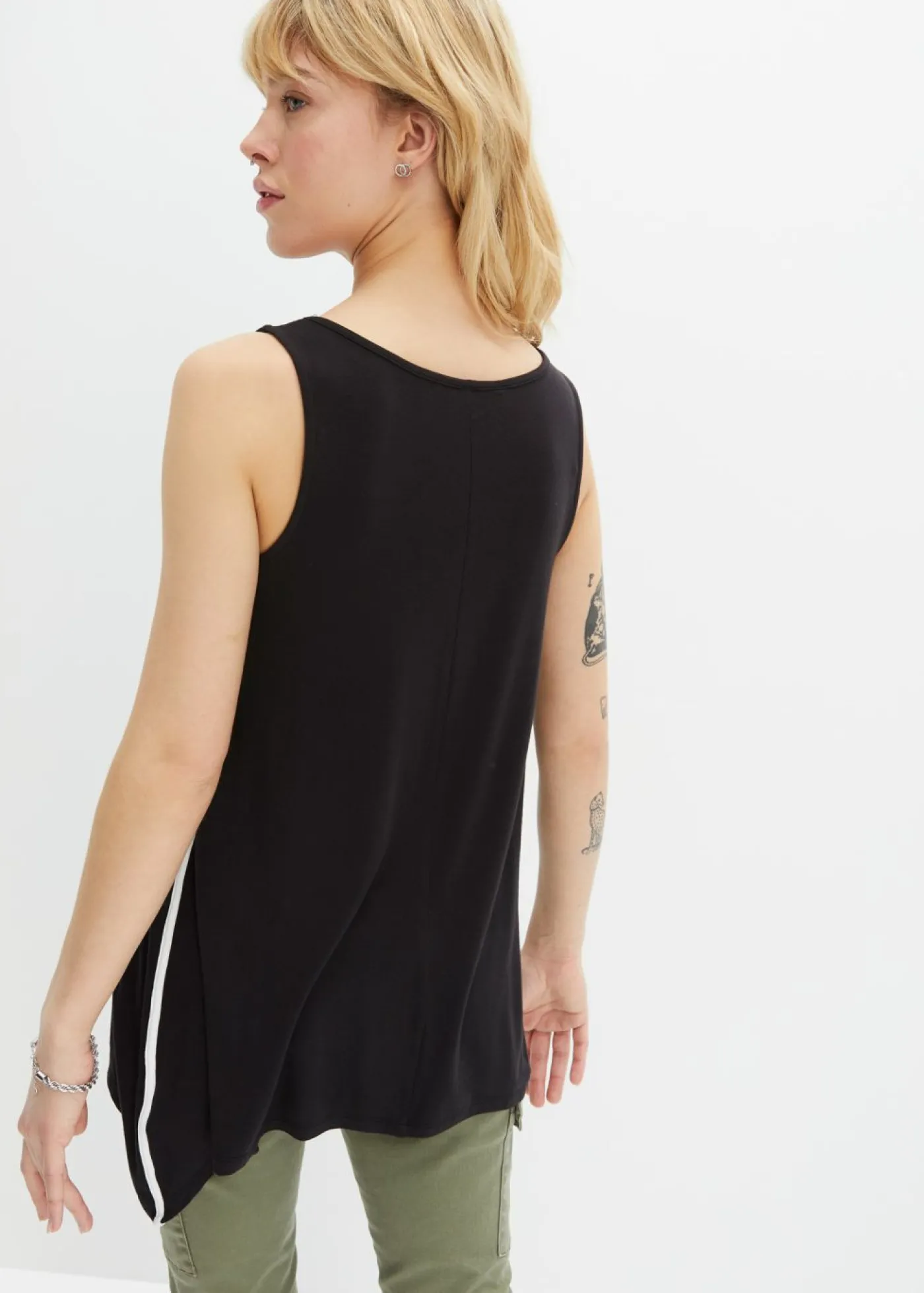bonprix bonprix Top largo de viscosa suave Negro-blanco Outlet