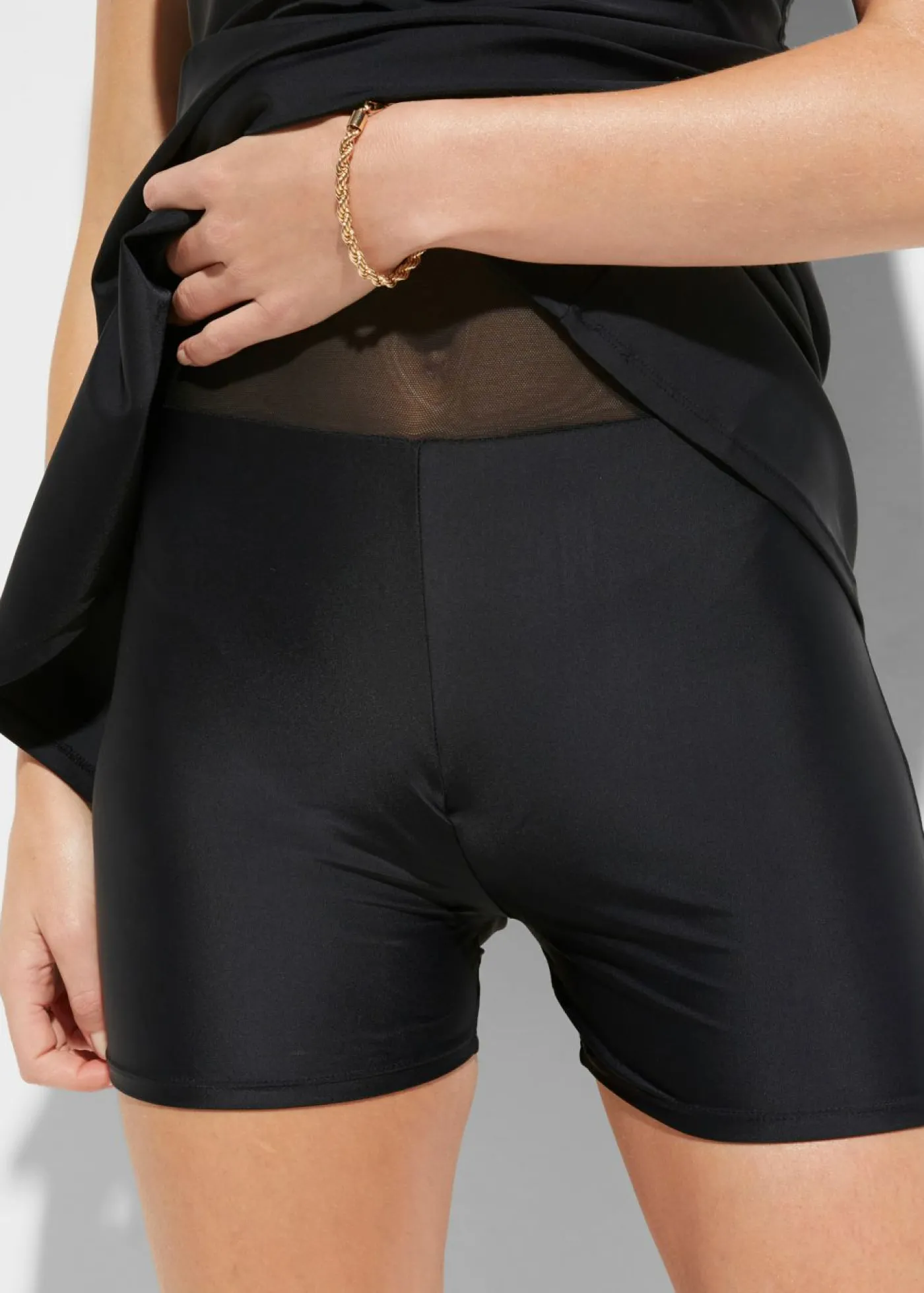 bonprix bonprix Traje de baño con tirantes anchos Negro Best