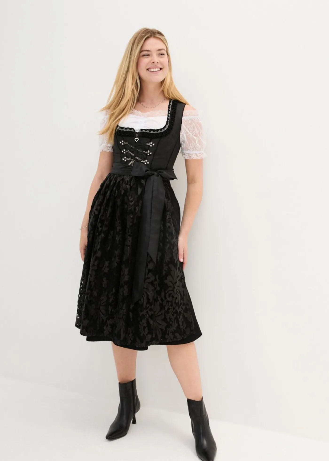 bonprix bonprix Traje tirolés y delantal (2 piezas) Negro estampado Sale