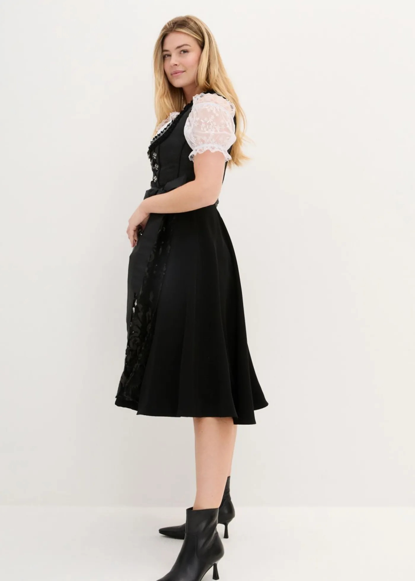 bonprix bonprix Traje tirolés y delantal (2 piezas) Negro estampado Sale