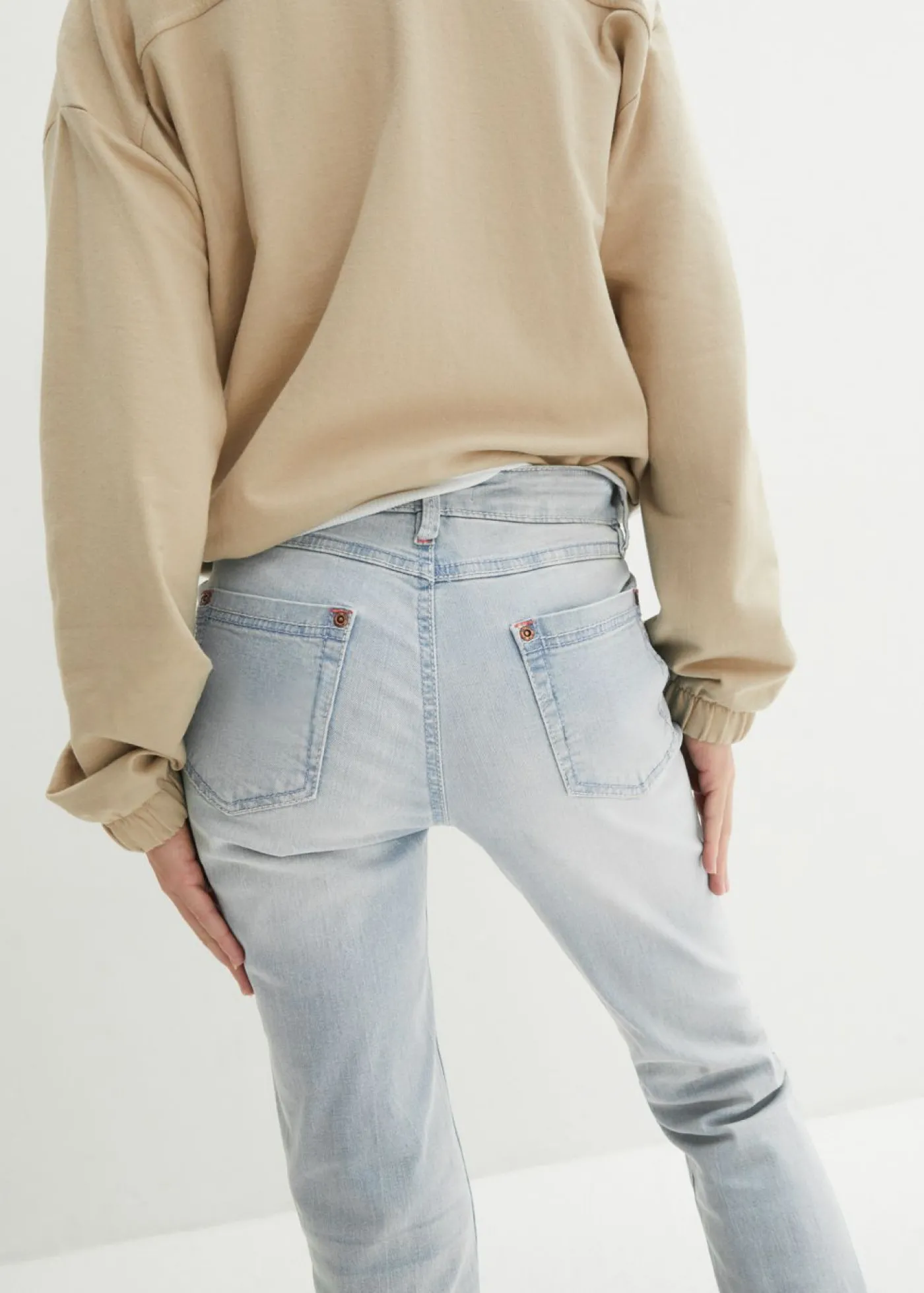 bonprix bonprix Vaqueros bootcut mid waist, elásticos Azul claro desgastado Sale