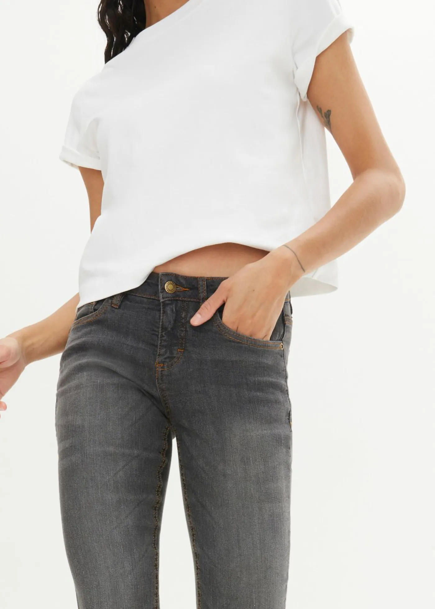 bonprix bonprix Vaqueros bootcut mid waist, elásticos Negro desgastado Discount