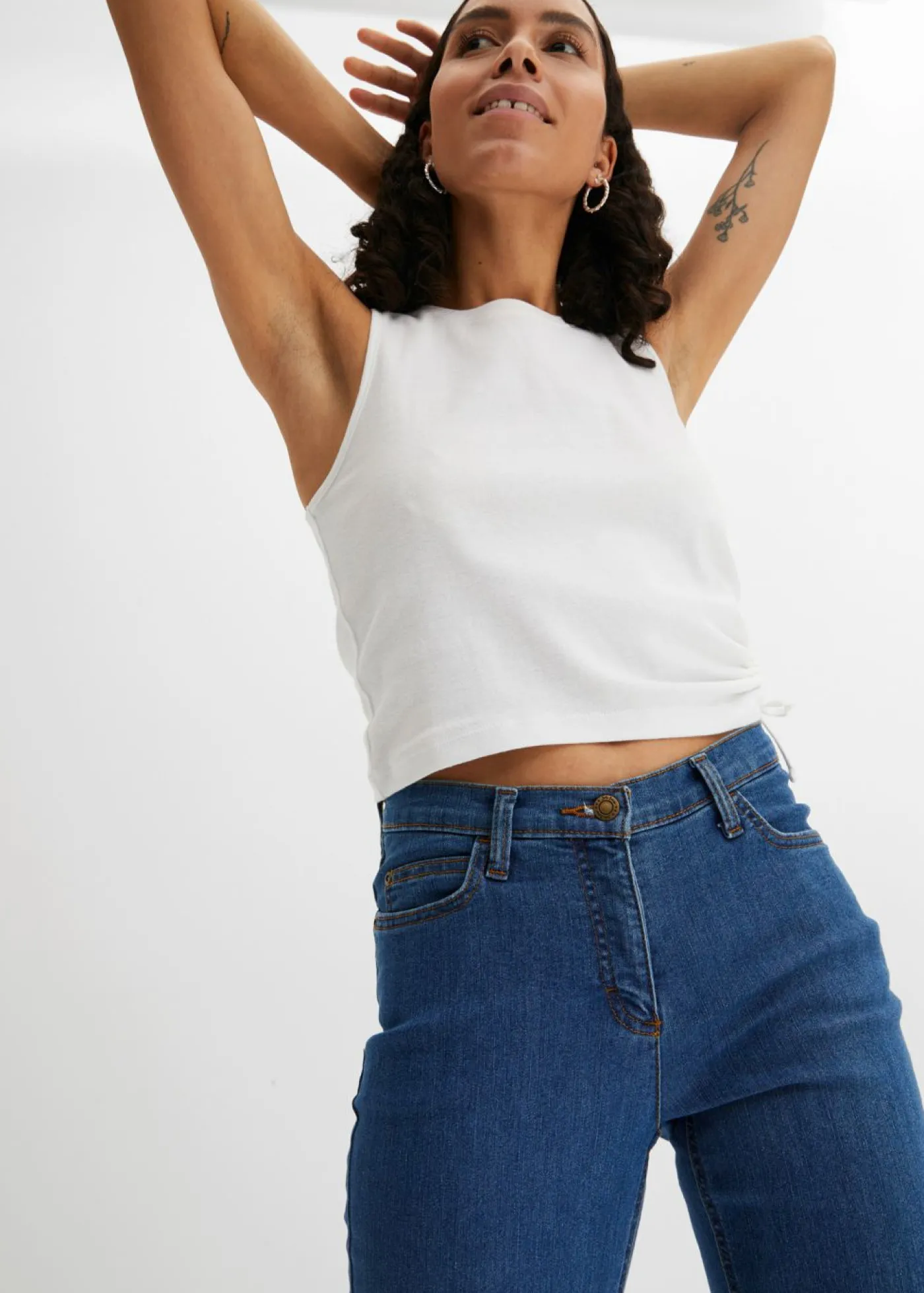 bonprix bonprix Vaqueros bootcut mid waist, elásticos Azul Hot