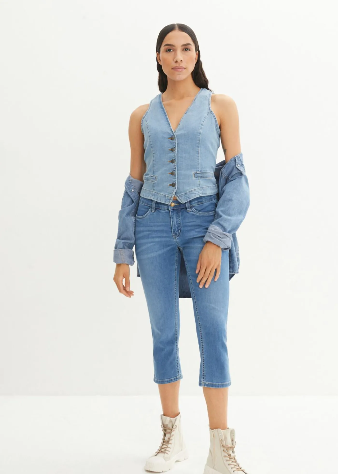 bonprix bonprix Vaqueros capri Azul claro usado Outlet