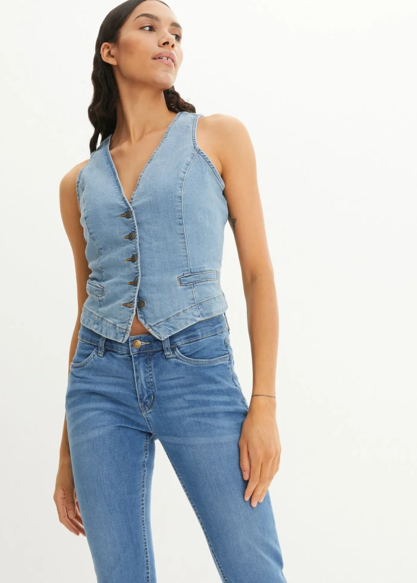 bonprix bonprix Vaqueros capri Azul claro usado Outlet