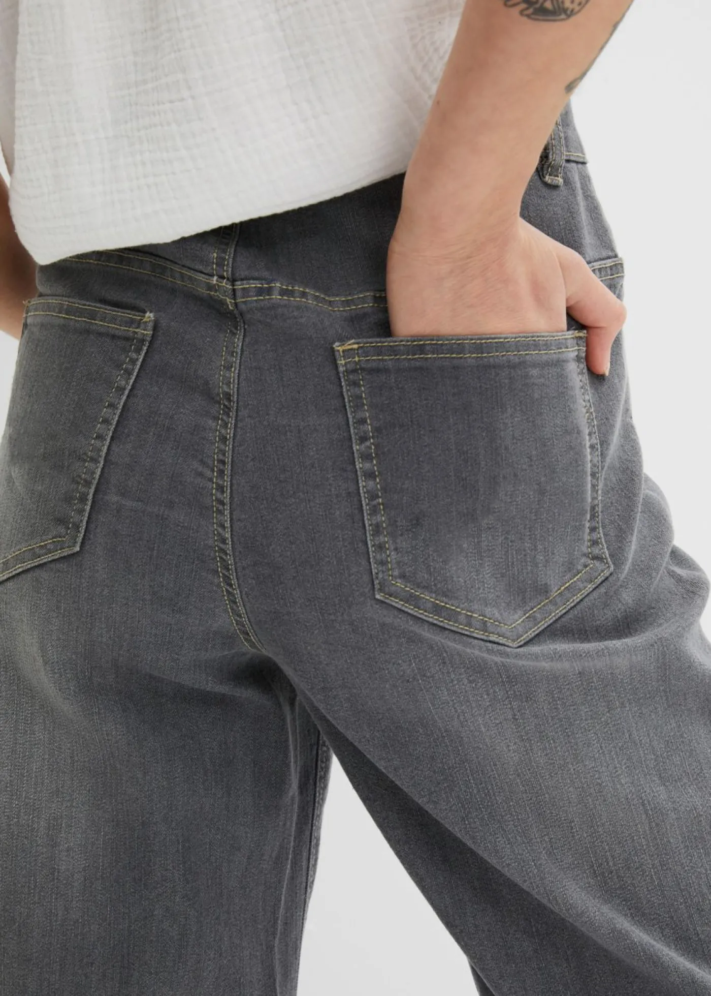 bonprix bonprix Vaqueros capri de corte ancho denim gris Sale