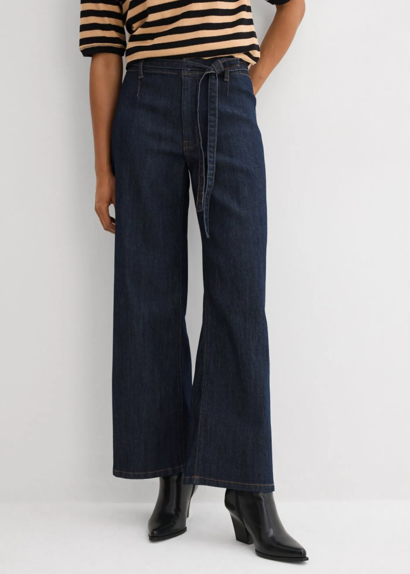 bonprix bonprix Vaqueros con perneras anchas, talle alto y largo cropped Azul oscuro denim