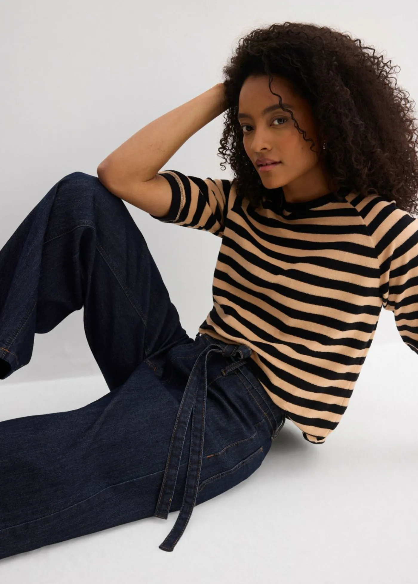 bonprix bonprix Vaqueros con perneras anchas, talle alto y largo cropped Azul oscuro denim