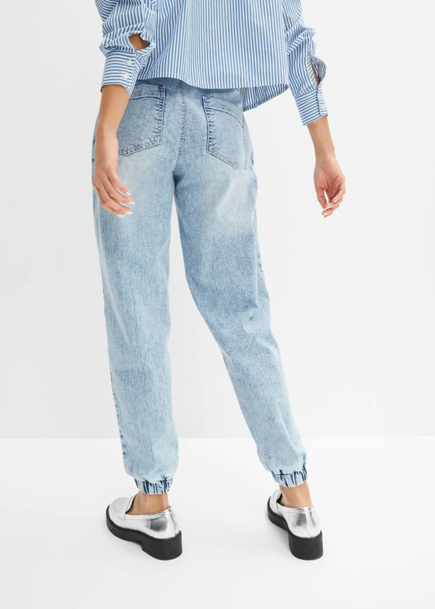 bonprix bonprix Vaqueros con talle medio, cinturilla cómoda y corte barrel azul hielo denim Sale