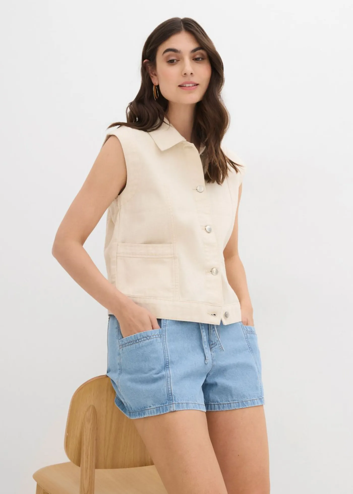bonprix bonprix Vaqueros cortos con talle alto y cinturilla cómoda azul hielo denim usado Hot