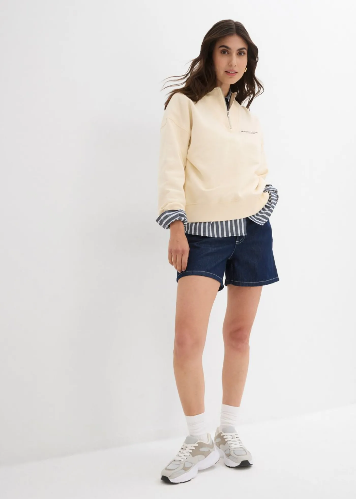 bonprix bonprix Vaqueros cortos poco elásticos con talle alto Azul oscuro denim Online