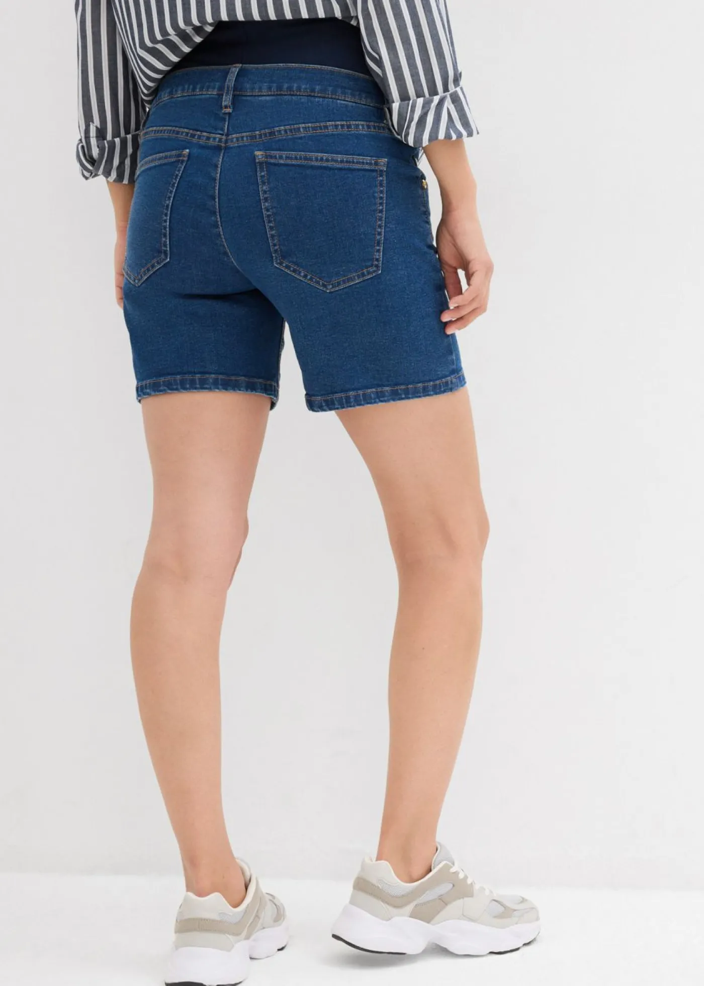 bonprix bonprix Vaqueros cortos premamá de denim elástico de algodón azul piedra-beige crema Hot