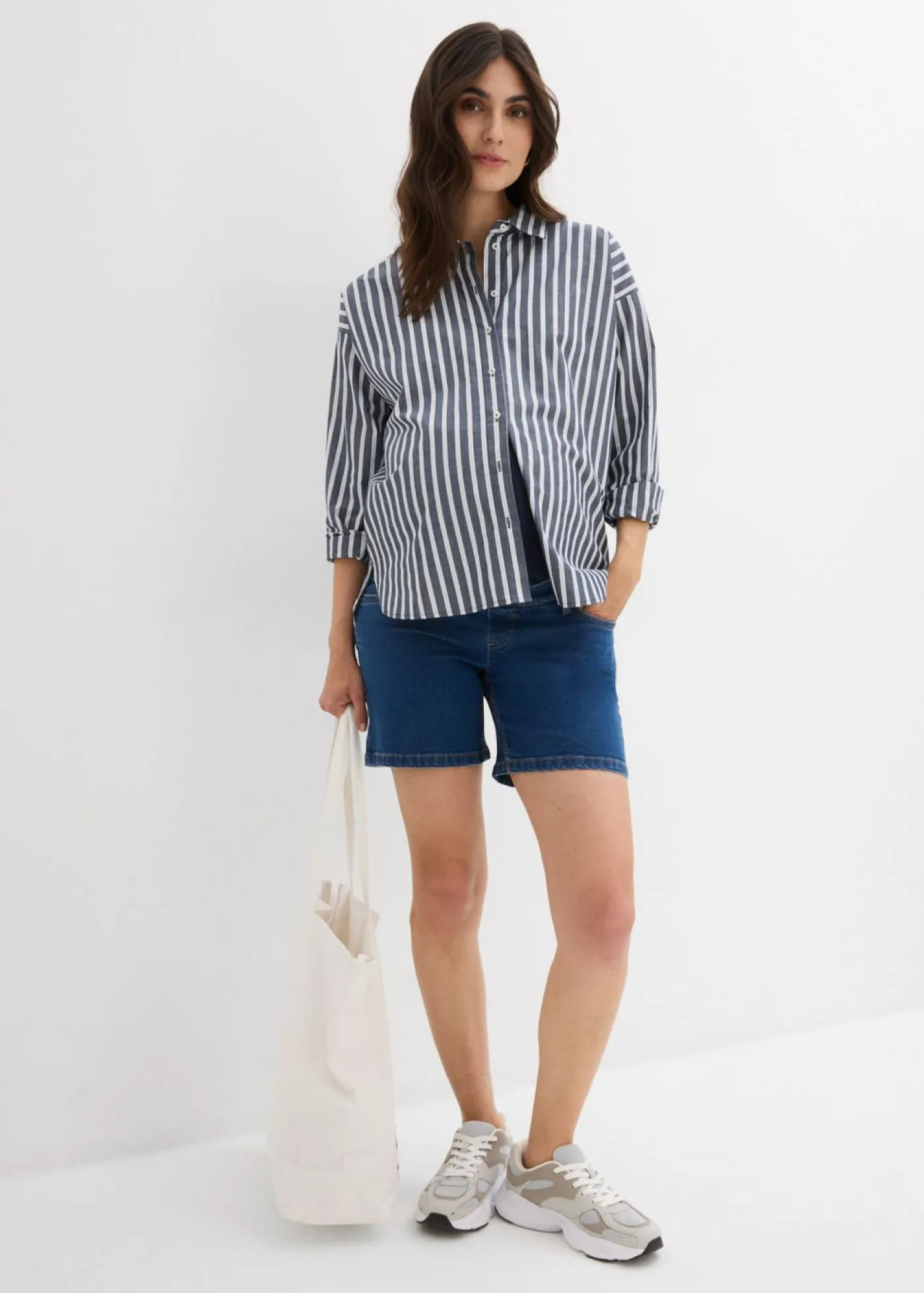 bonprix bonprix Vaqueros cortos premamá de denim elástico de algodón azul piedra-beige crema Hot