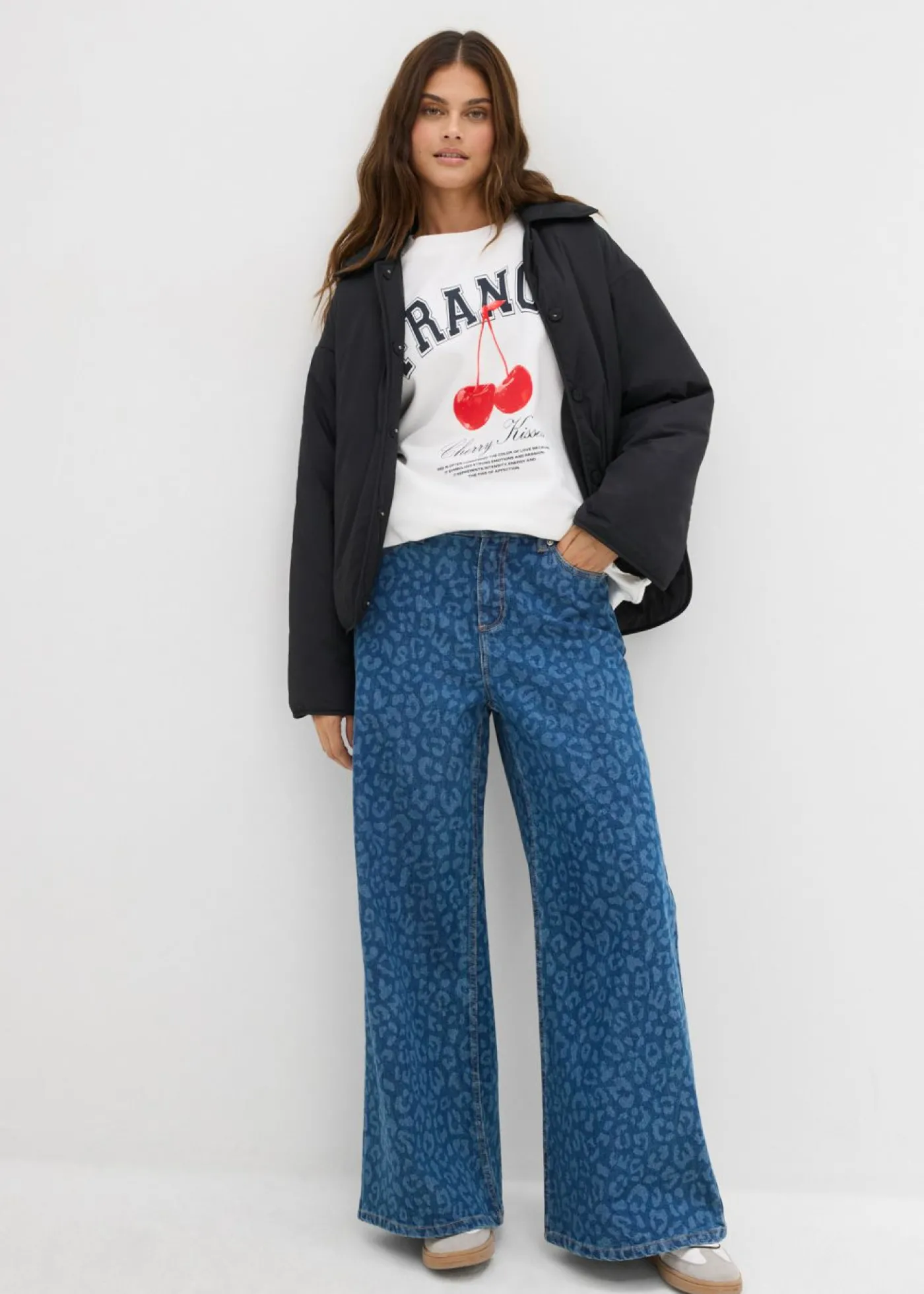 bonprix bonprix Vaqueros de pernera ancha, mid waist estampado leo azul piedra Hot