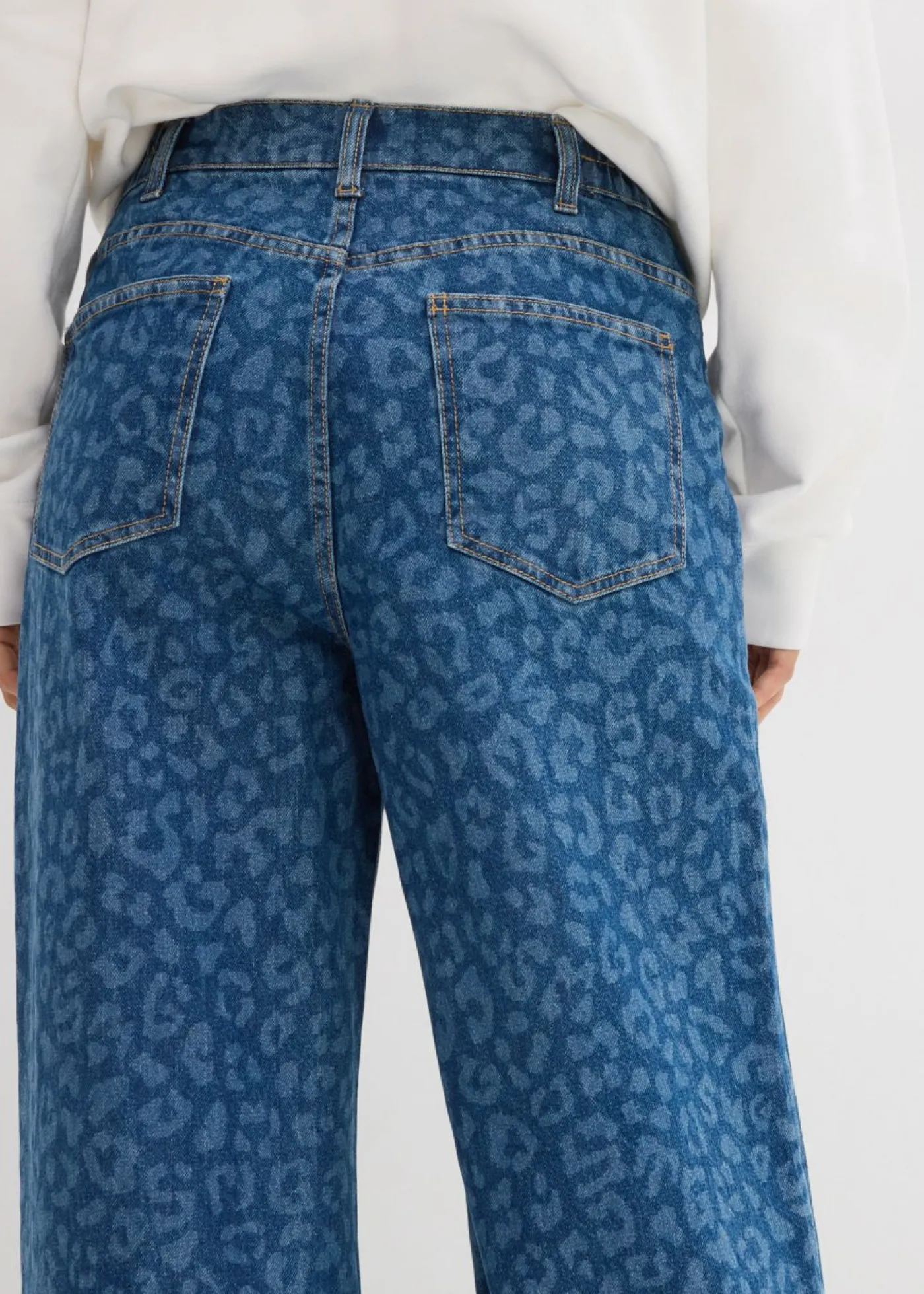 bonprix bonprix Vaqueros de pernera ancha, mid waist estampado leo azul piedra Hot