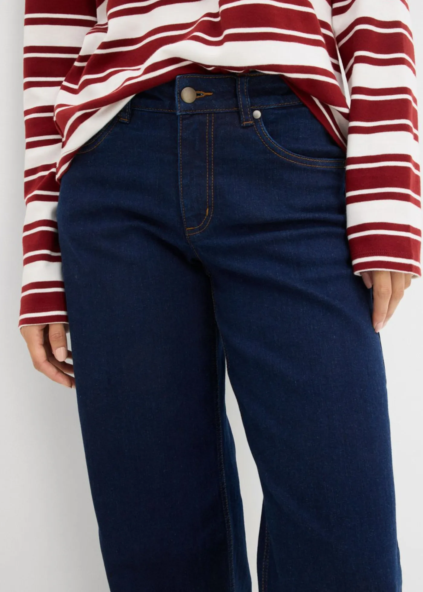 bonprix bonprix Vaqueros de pernera ancha, mid waist, de algodón orgánico Azul oscuro denim Hot