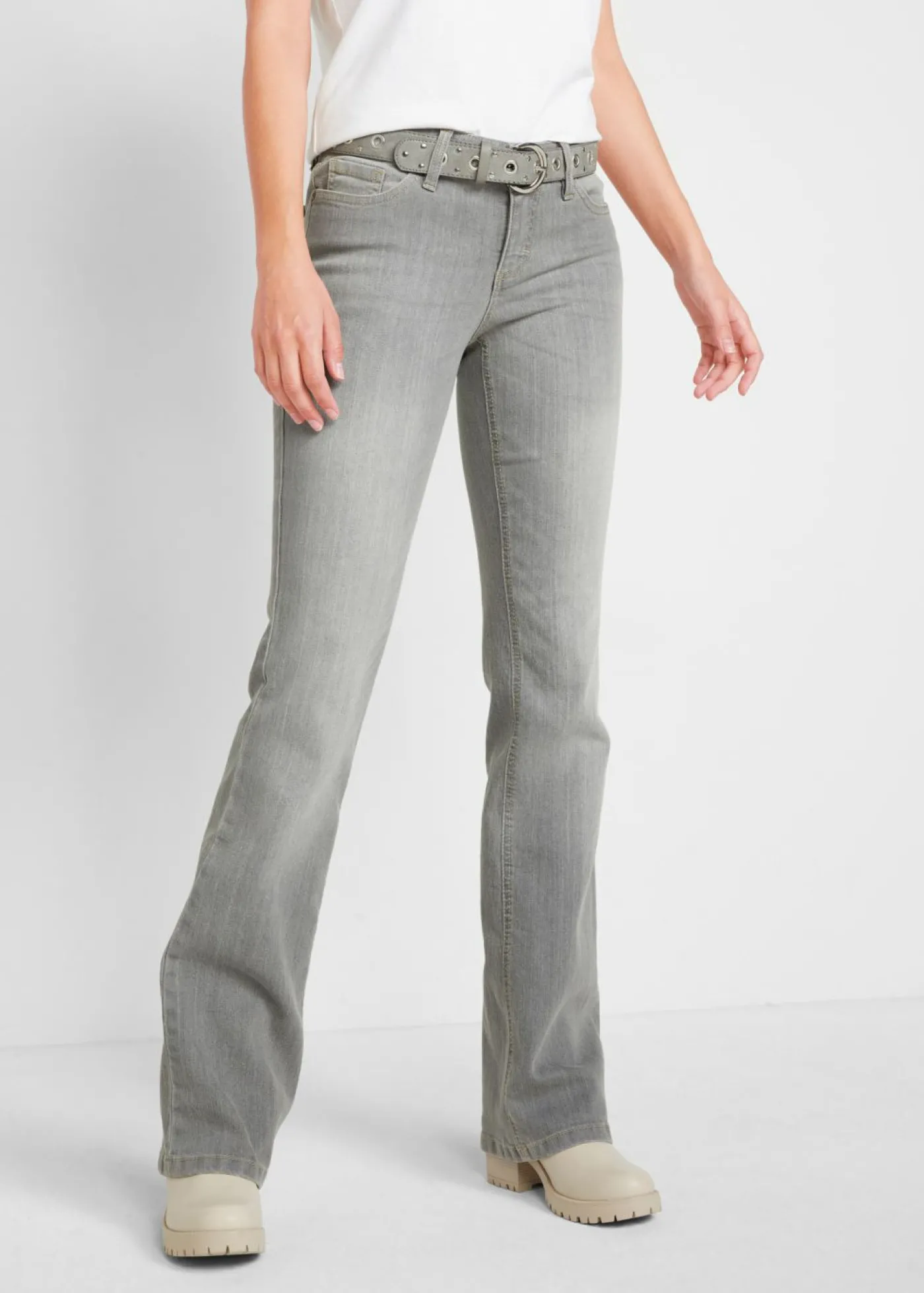 bonprix bonprix Vaqueros elásticos con corte bootcut y talle medio denim gris claro usado Clearance