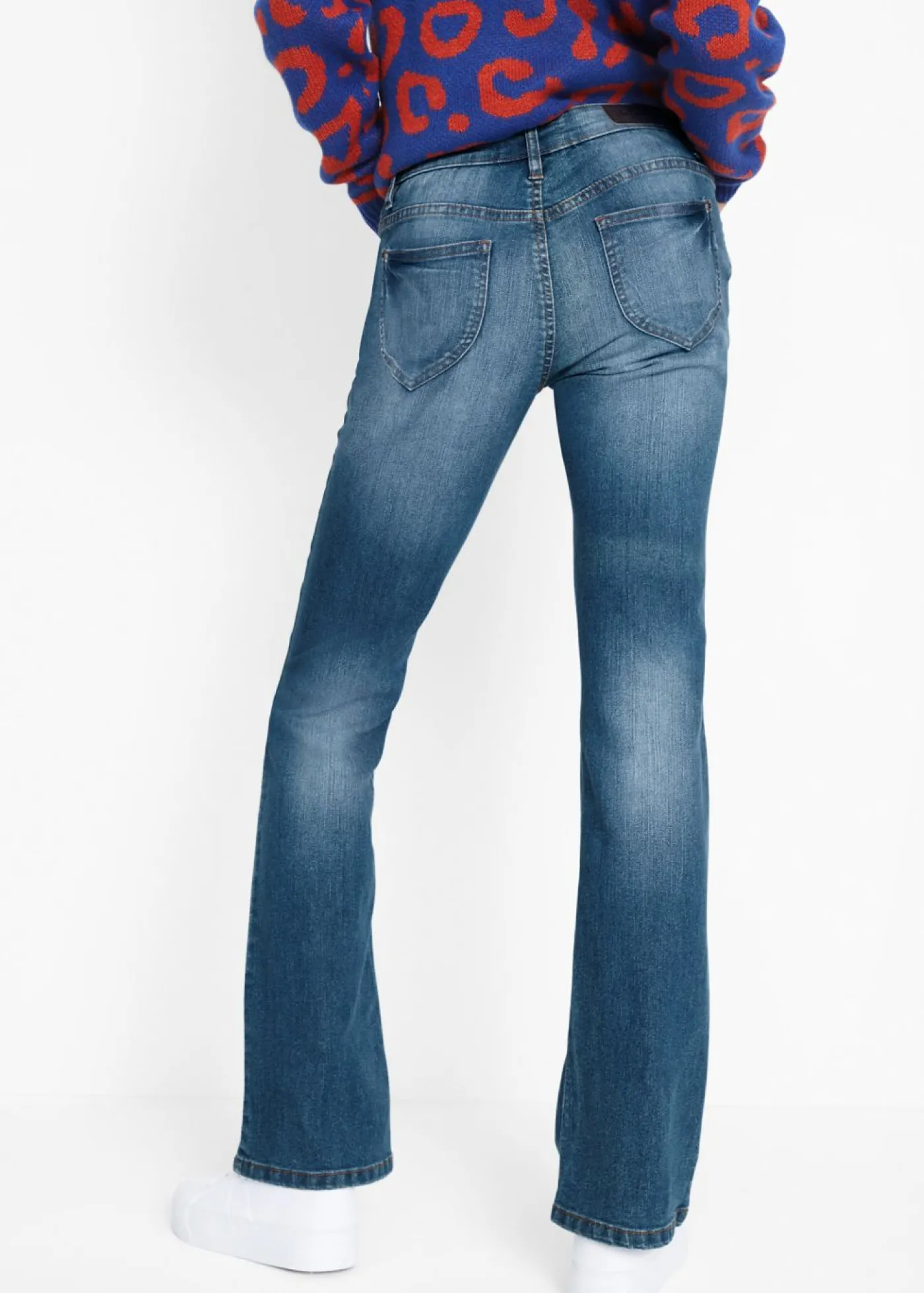 bonprix bonprix Vaqueros elásticos con corte bootcut y talle medio Azul desgastado Outlet