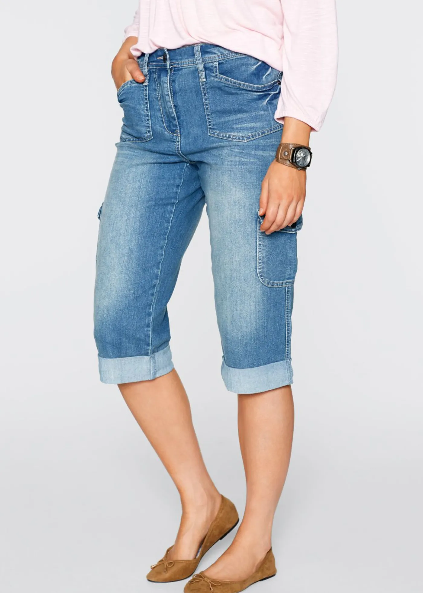 bonprix bonprix Vaqueros elásticos de talle medio y corte cargo Azul claro blanqueado Clearance