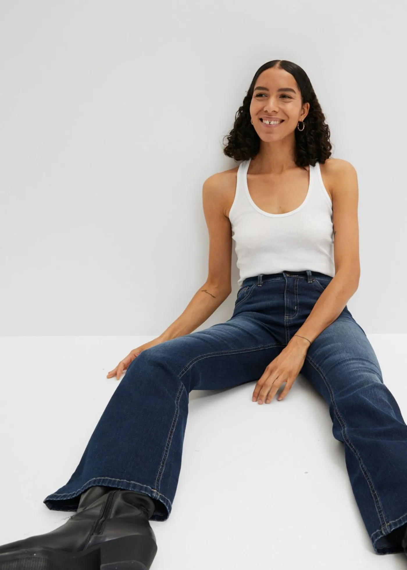 bonprix bonprix Vaqueros flared high waist denim oscuro Clearance