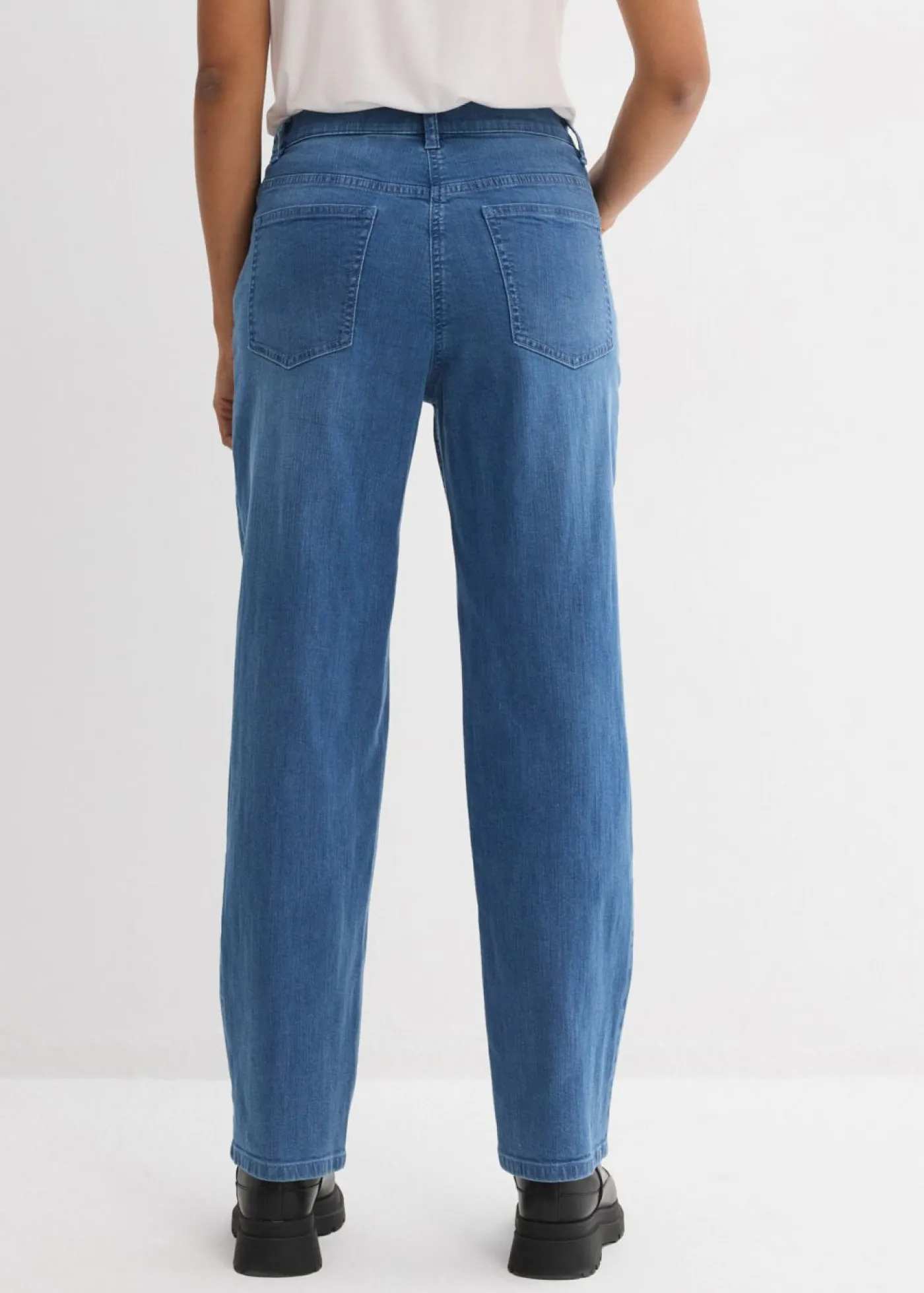 bonprix bonprix Vaqueros holgados de algodón orgánico con talle medio y corte recto azul medio denim usado